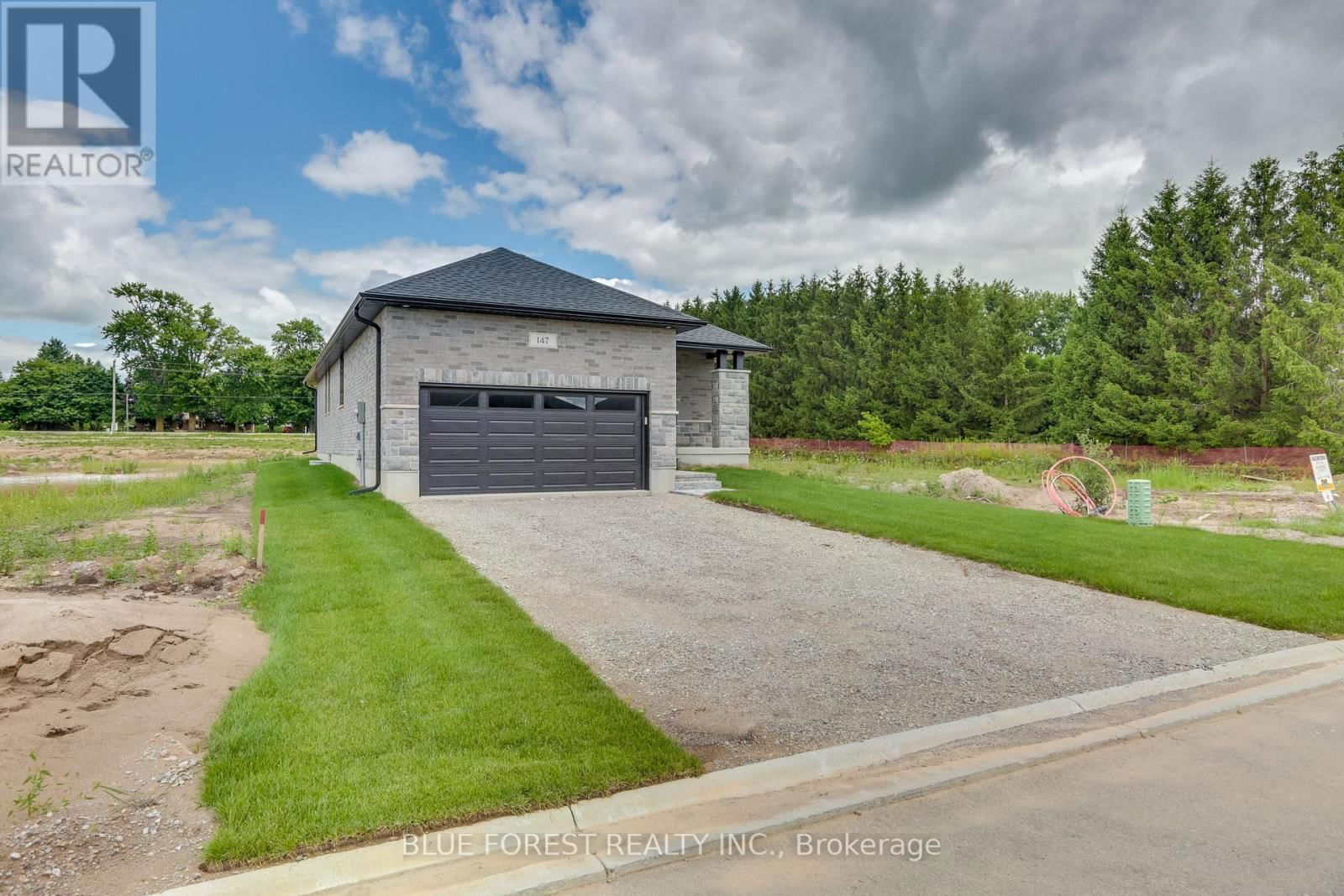 147 SHIRLEY STREET Image 38
