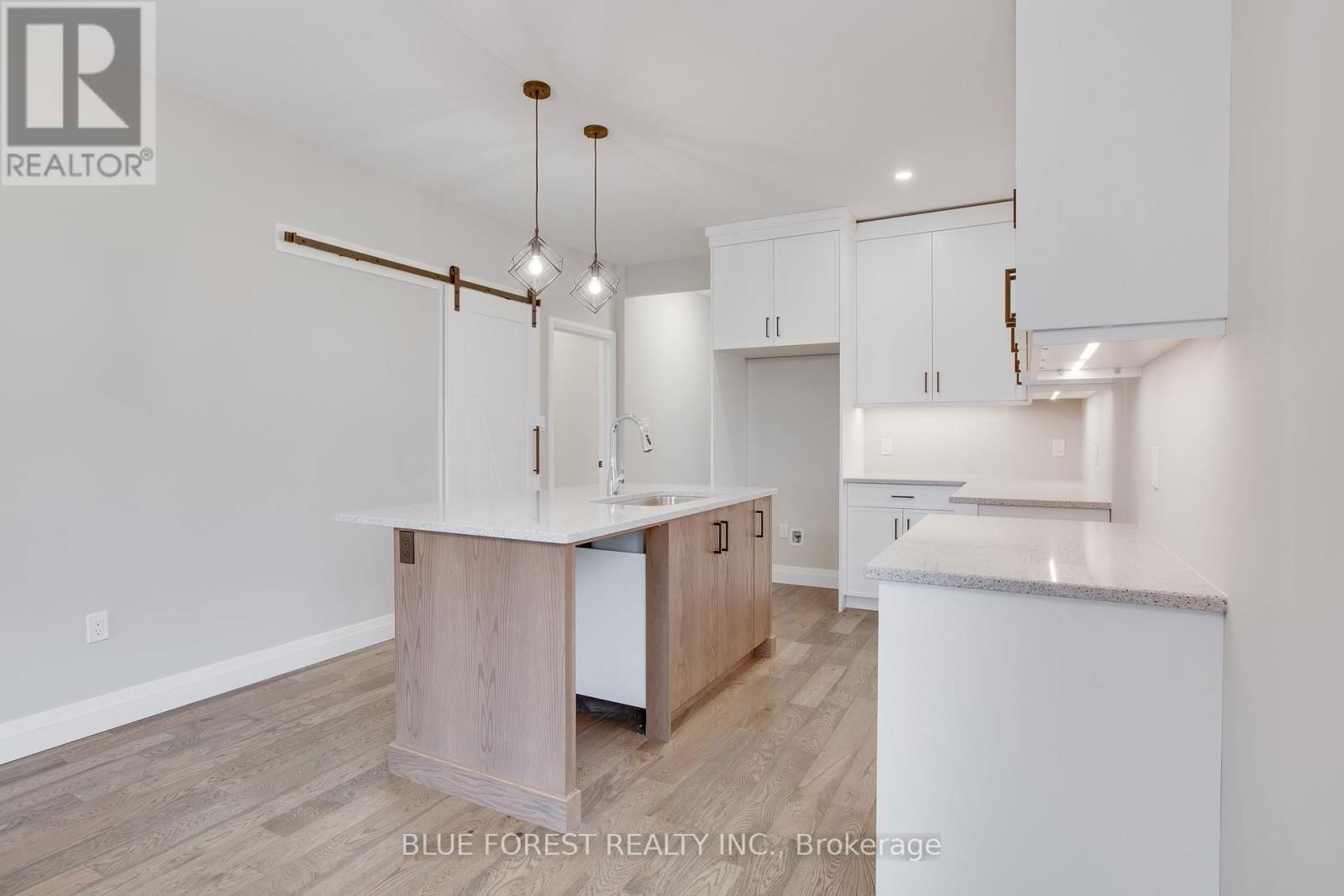 140 SHIRLEY STREET Image 10