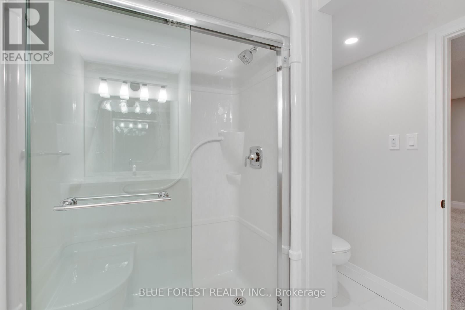 140 SHIRLEY STREET Image 32