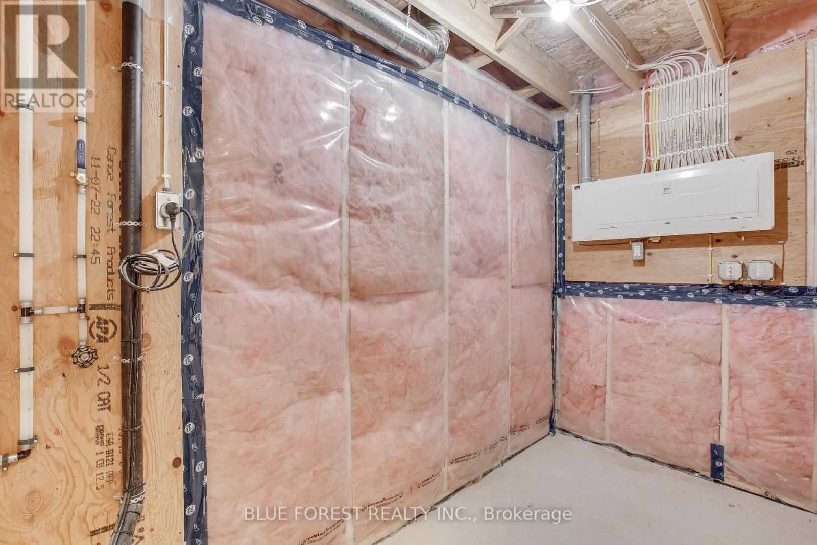 140 SHIRLEY STREET Image 34
