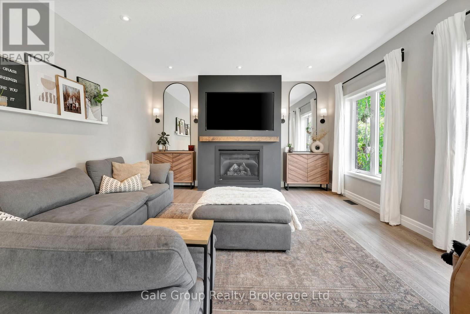 35 HENRY STREET Image 12