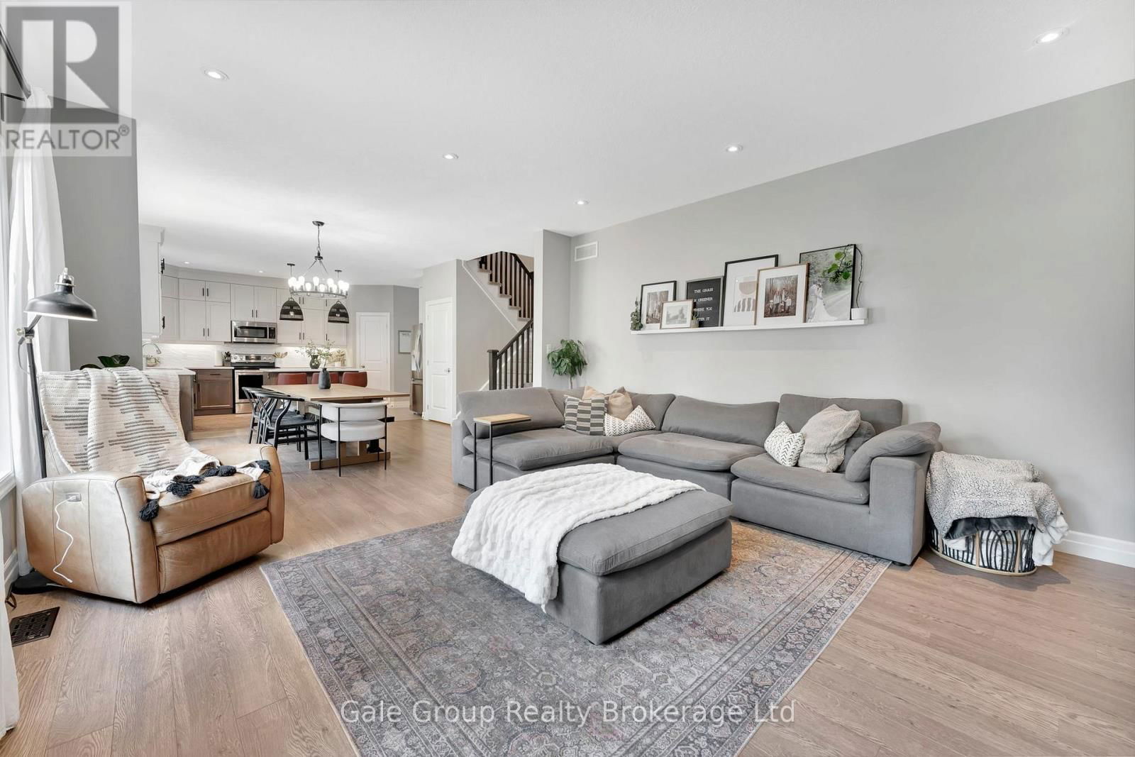 35 HENRY STREET Image 13