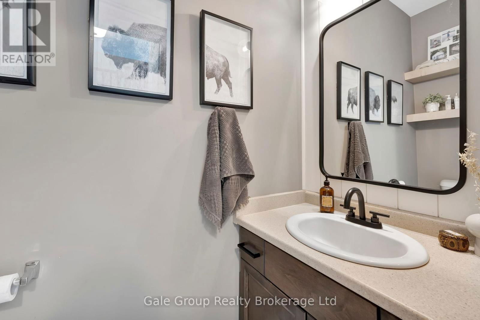 35 HENRY STREET Image 17