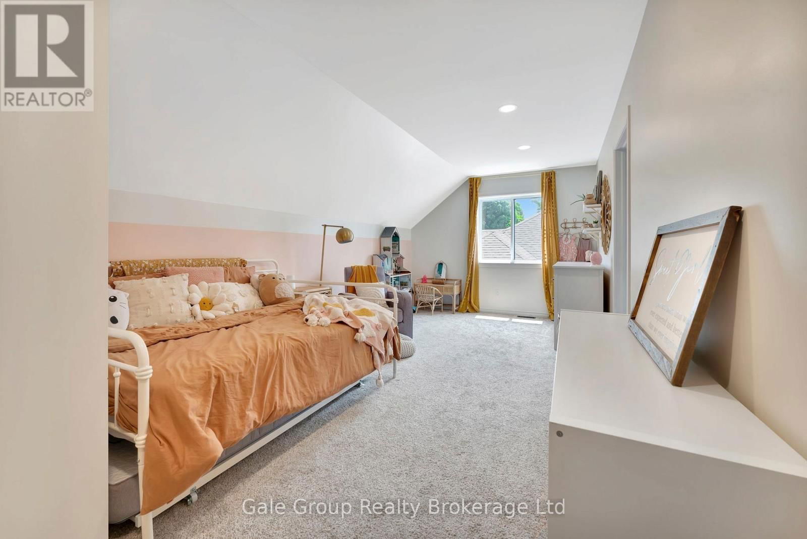 35 HENRY STREET Image 24