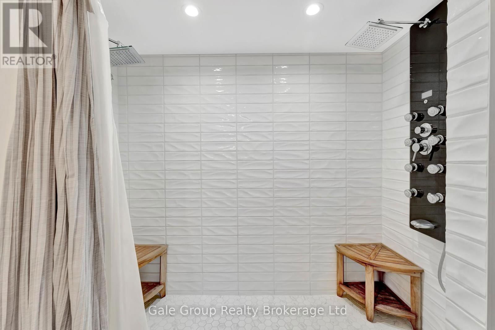 35 HENRY STREET Image 39