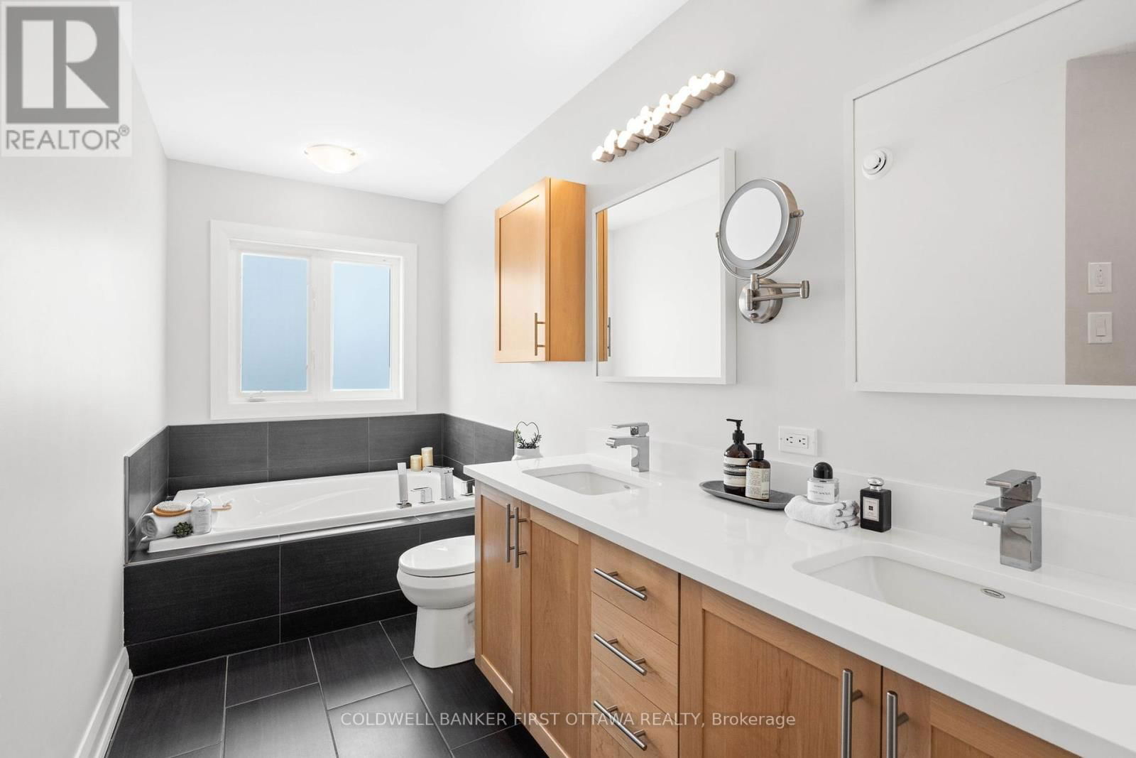 107 POPLIN STREET Image 21