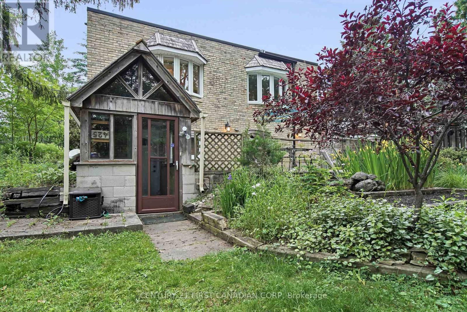 425 OLD WONDERLAND ROAD Image 31