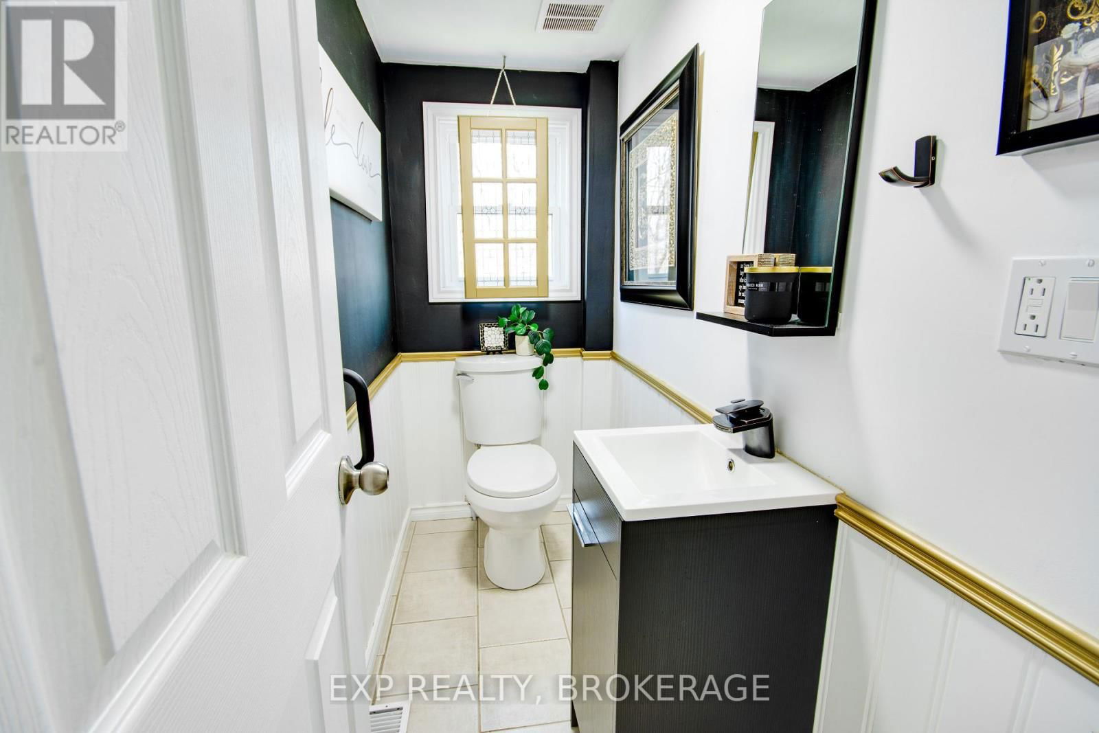 2624 GREEN BAY ROAD Image 22