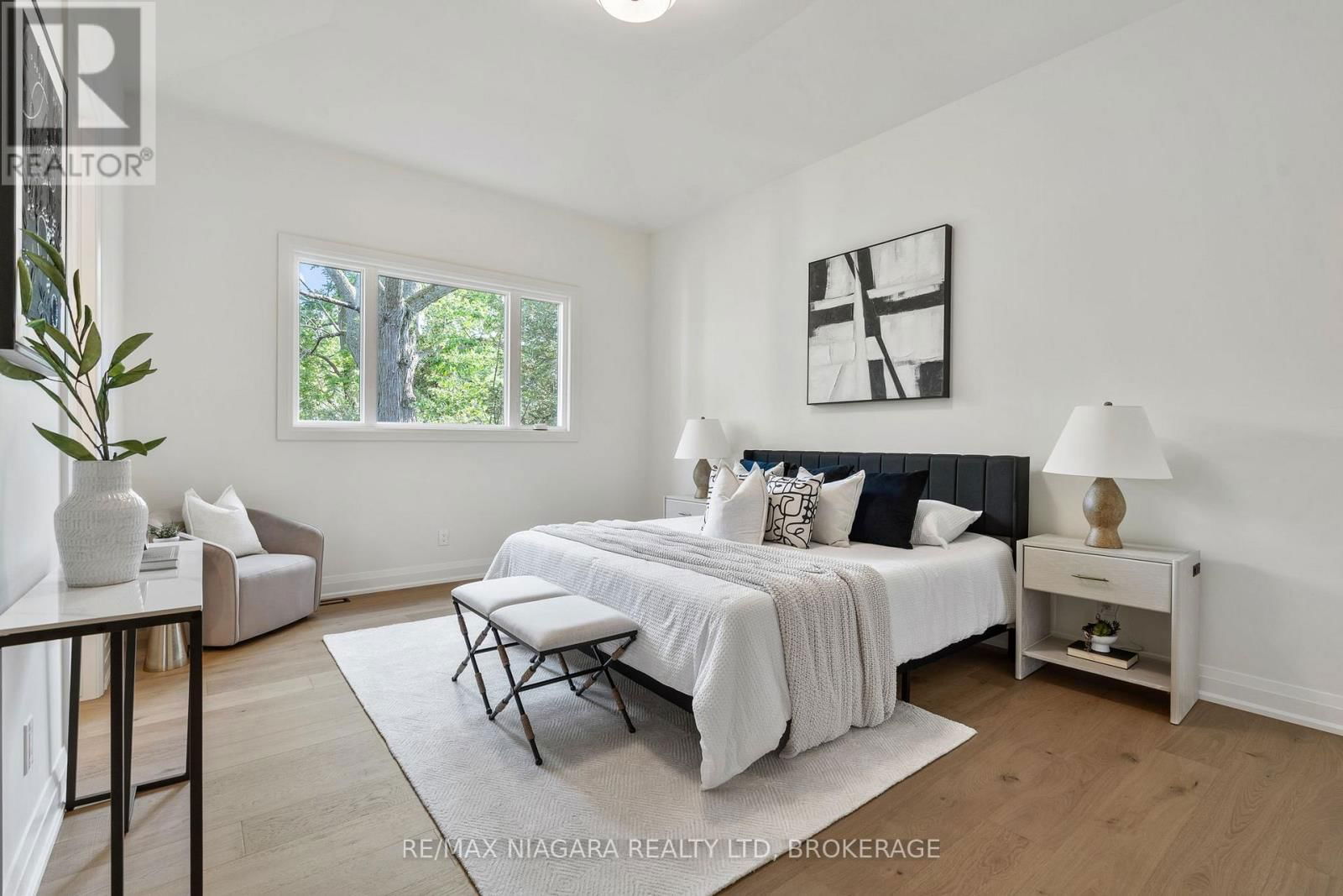 7 CIRCLE STREET Image 27