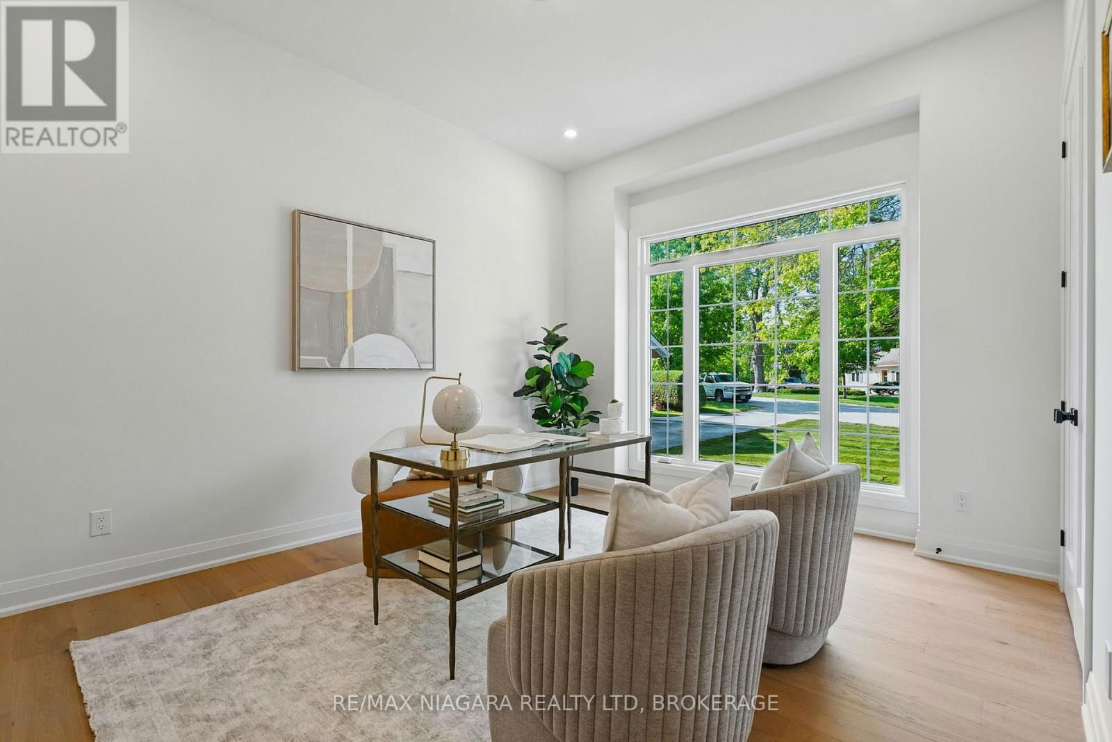 7 CIRCLE STREET Image 6