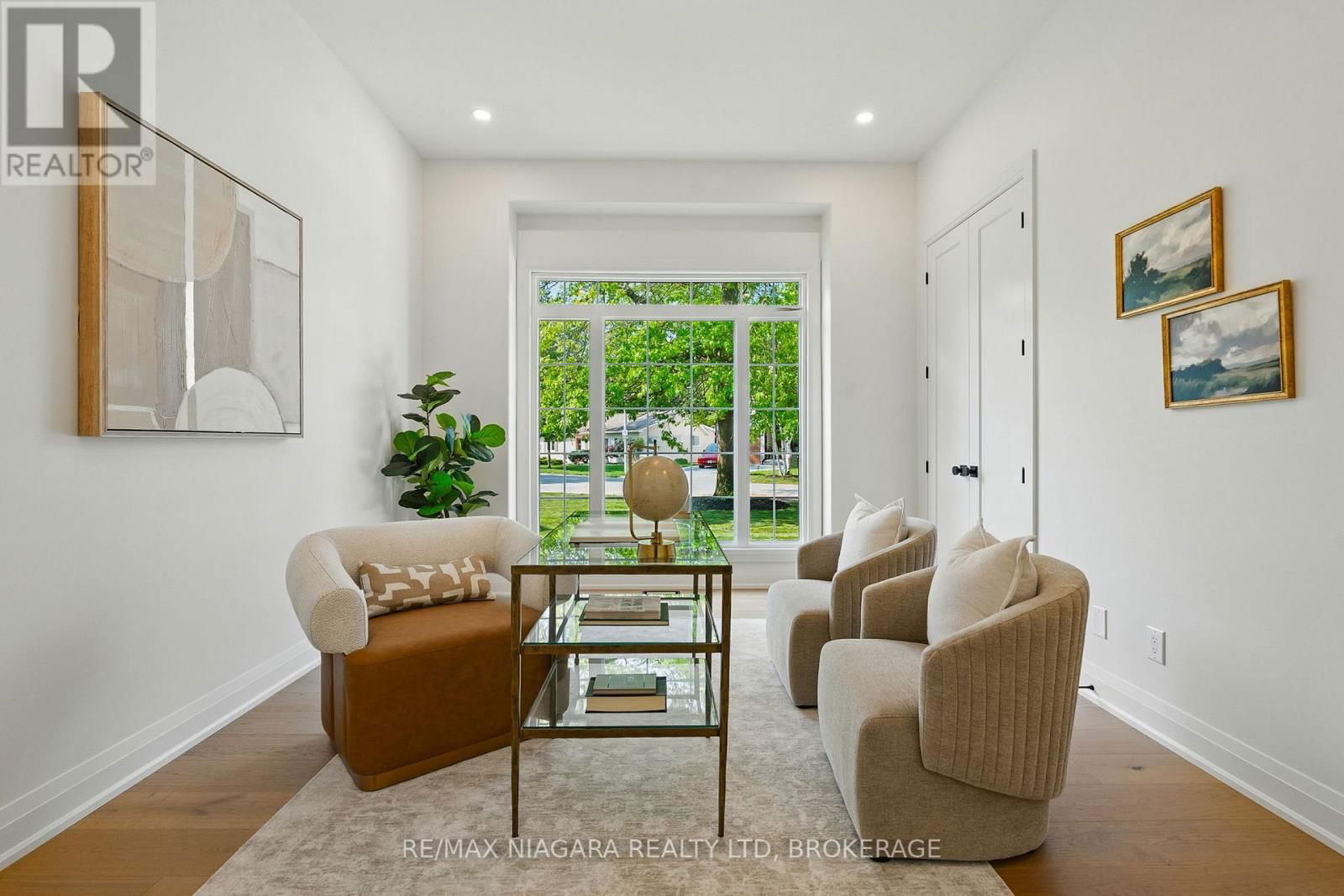 7 CIRCLE STREET Image 7