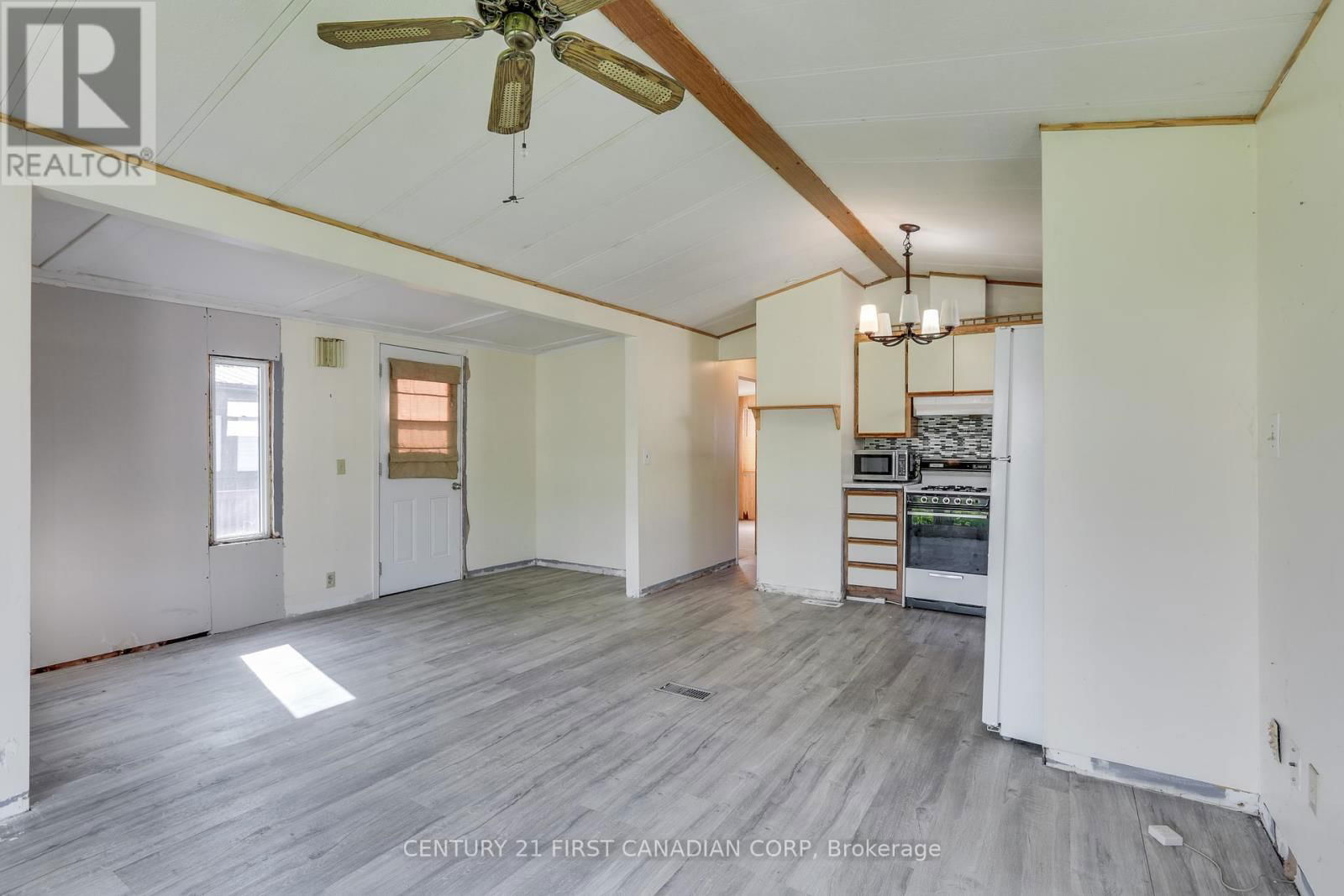 202 - 198 SPRINGBANK DRIVE Image 10