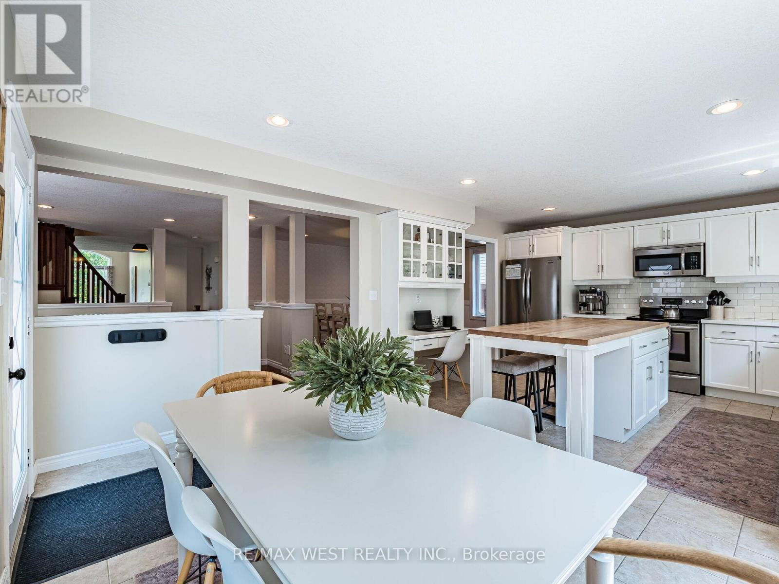 19 BOWEN DRIVE Image 13