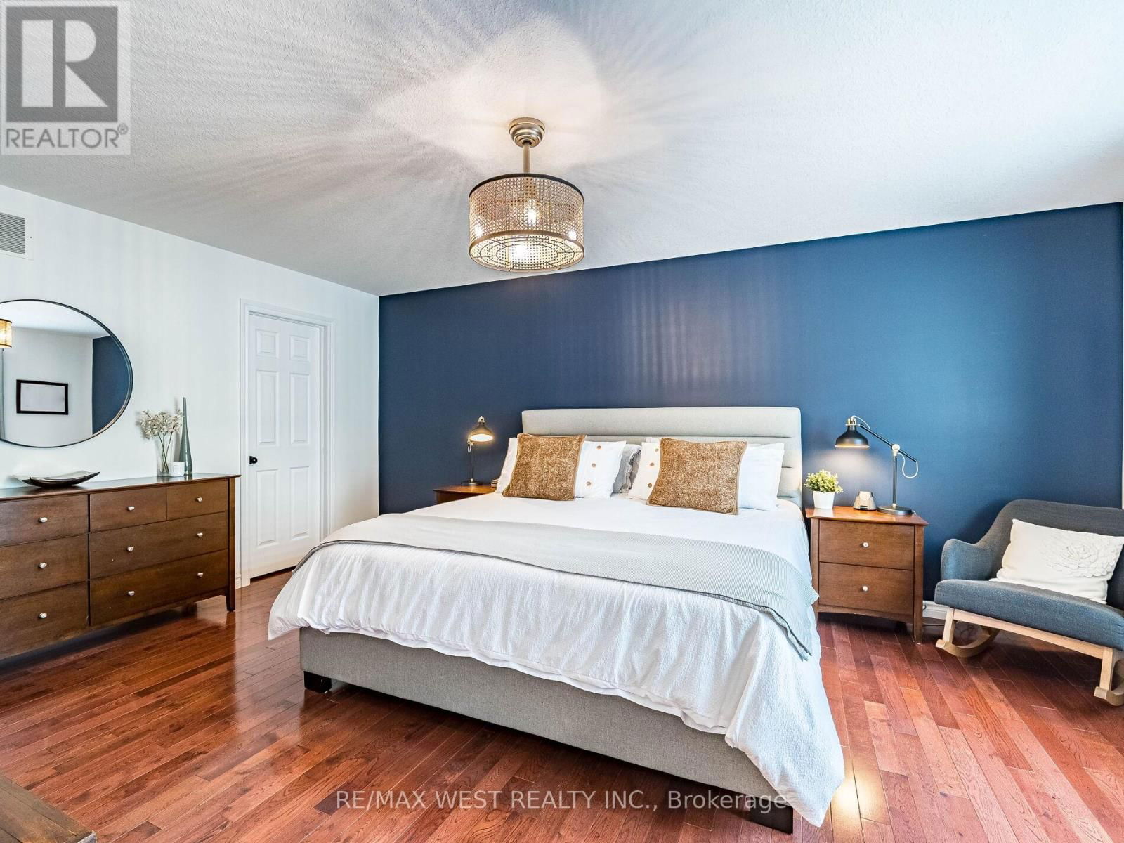 19 BOWEN DRIVE Image 18