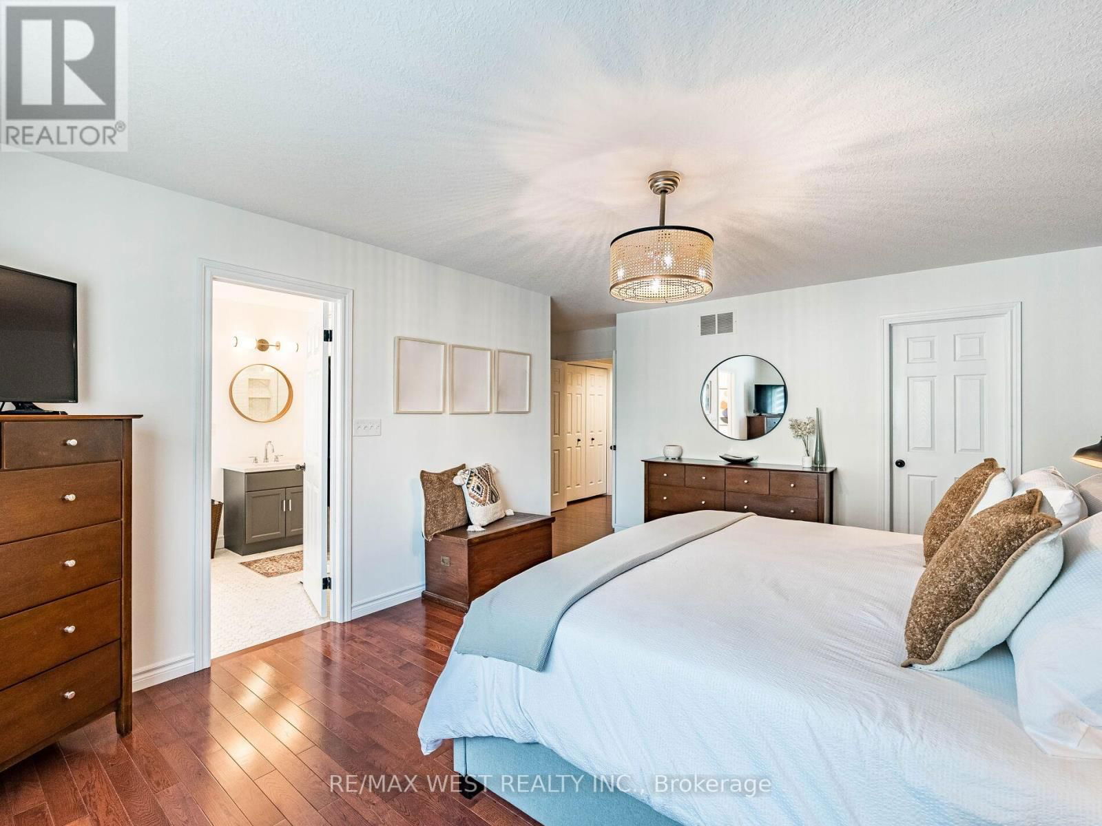 19 BOWEN DRIVE Image 19