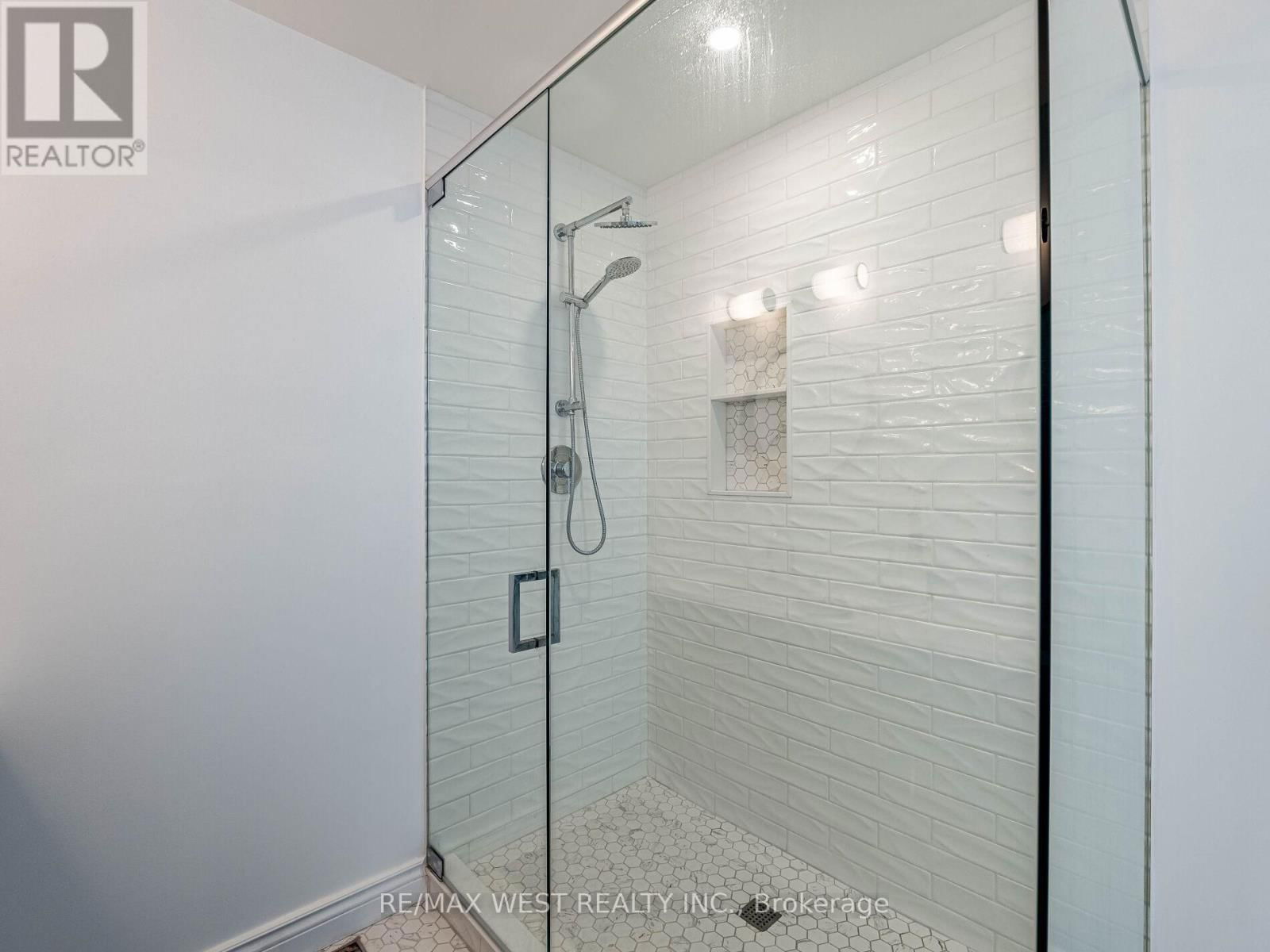 19 BOWEN DRIVE Image 21