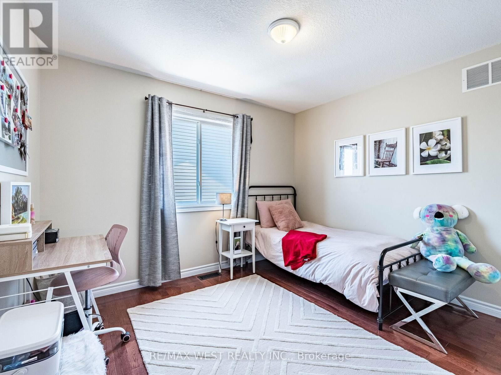 19 BOWEN DRIVE Image 22