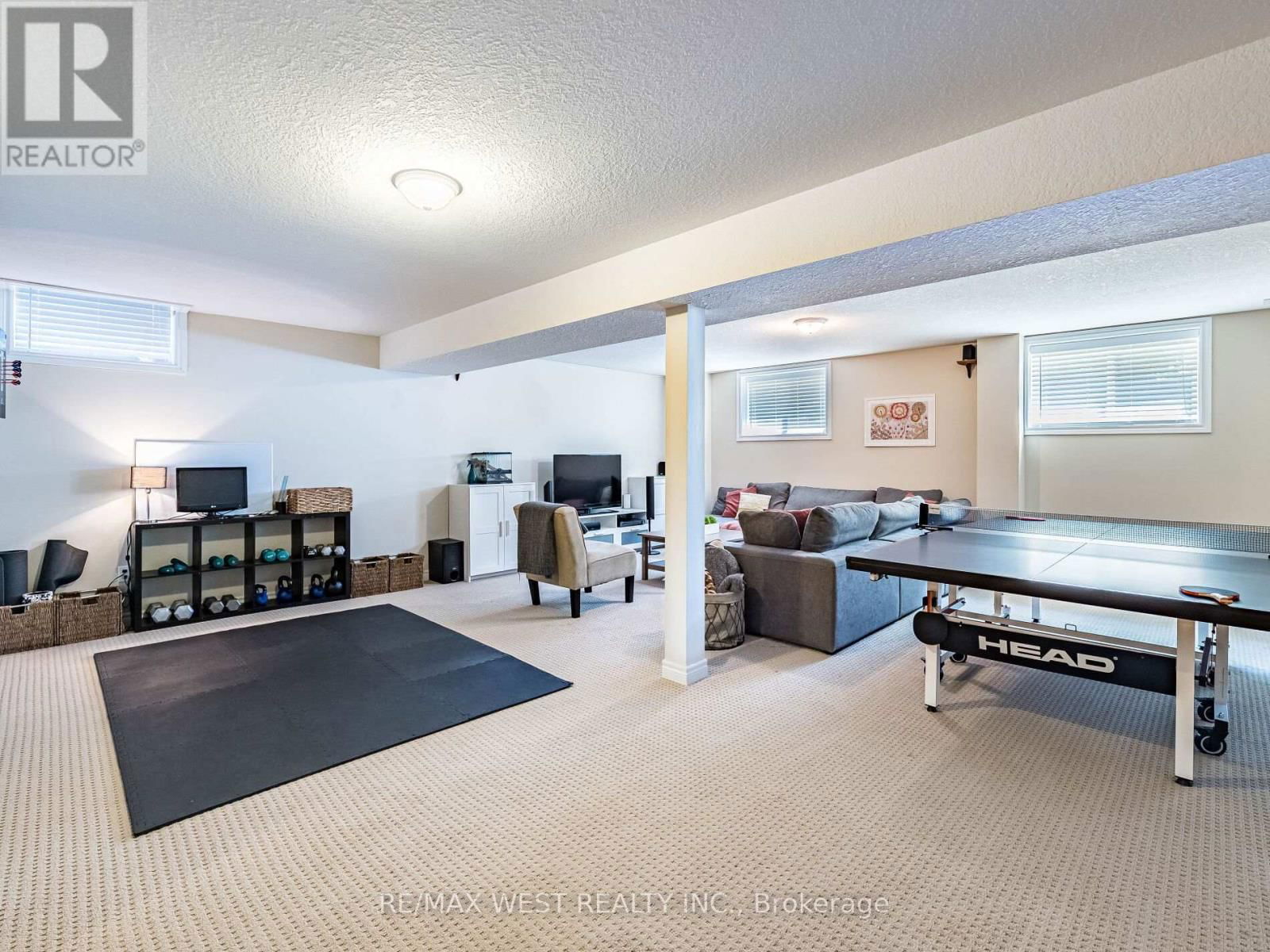 19 BOWEN DRIVE Image 30