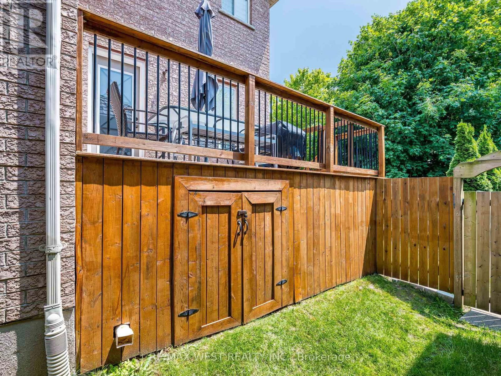 19 BOWEN DRIVE Image 33
