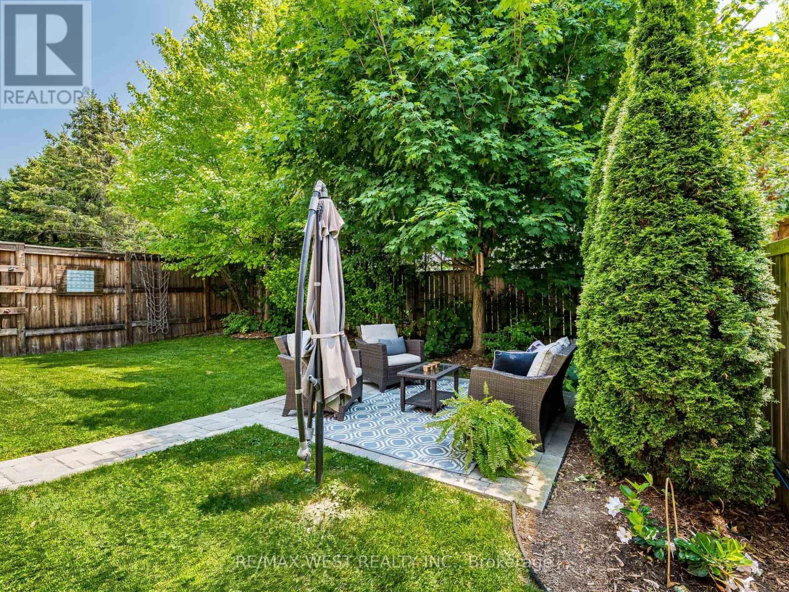 19 BOWEN DRIVE Image 34