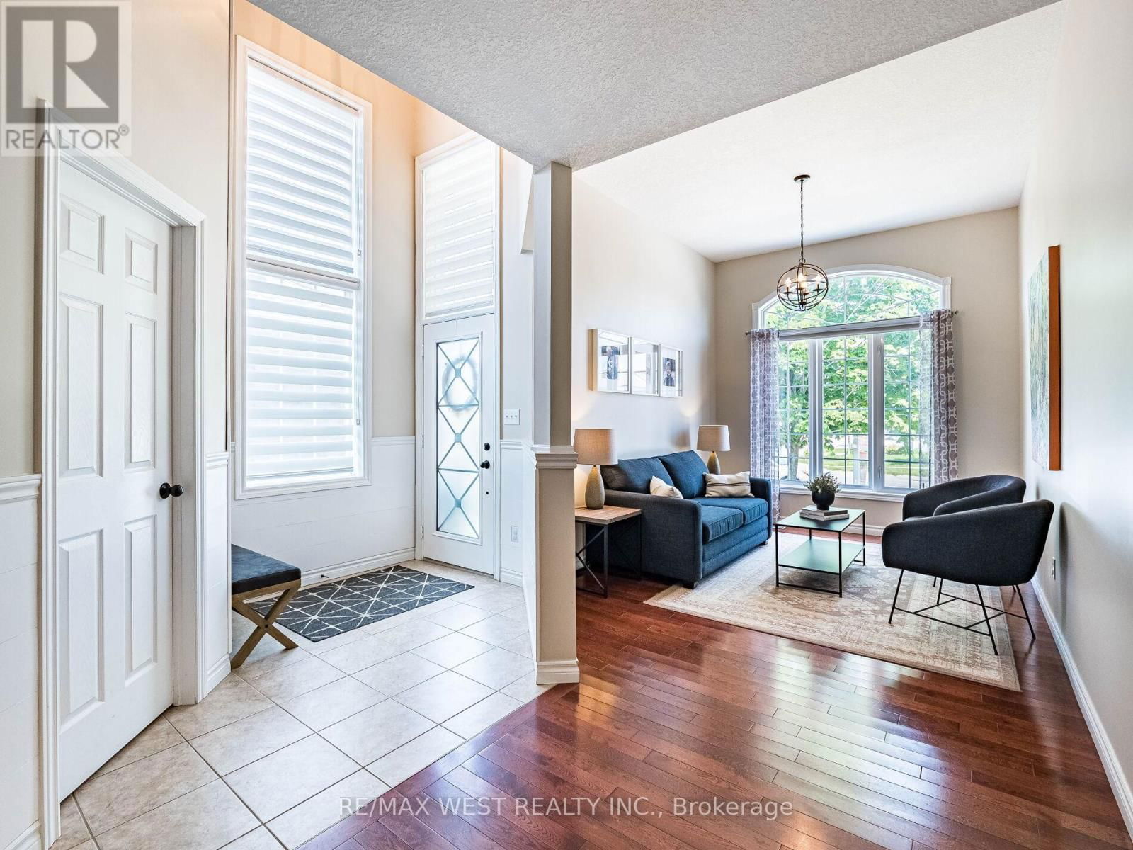 19 BOWEN DRIVE Image 4