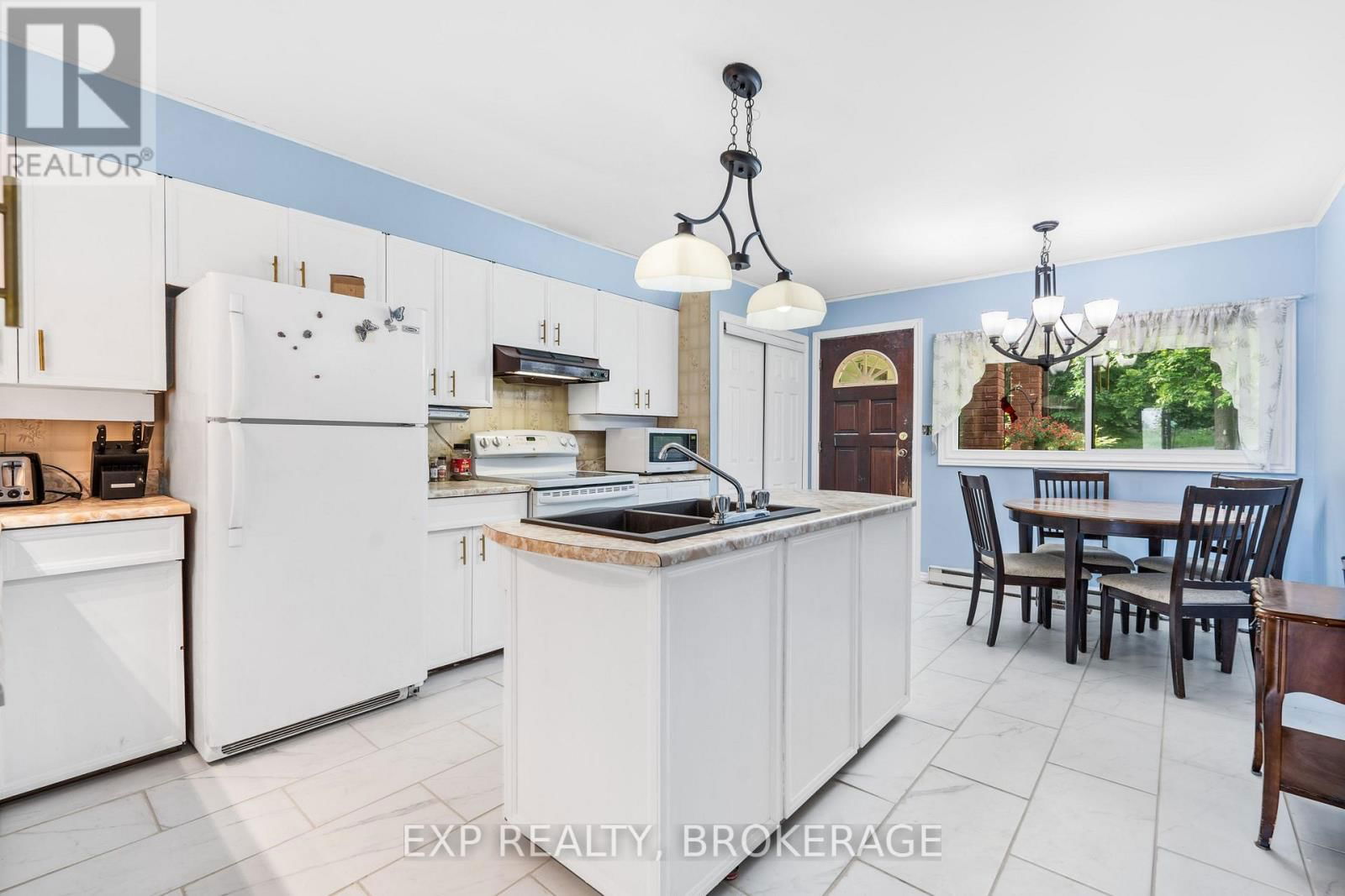 4205 MAPLE DRIVE Image 21