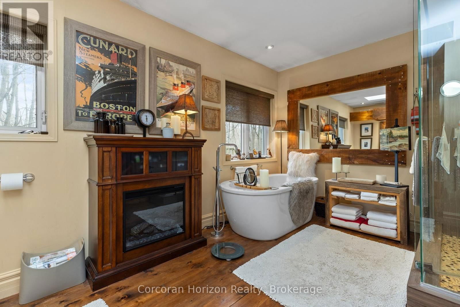 2517 HONEY HARBOUR ROAD Image 22