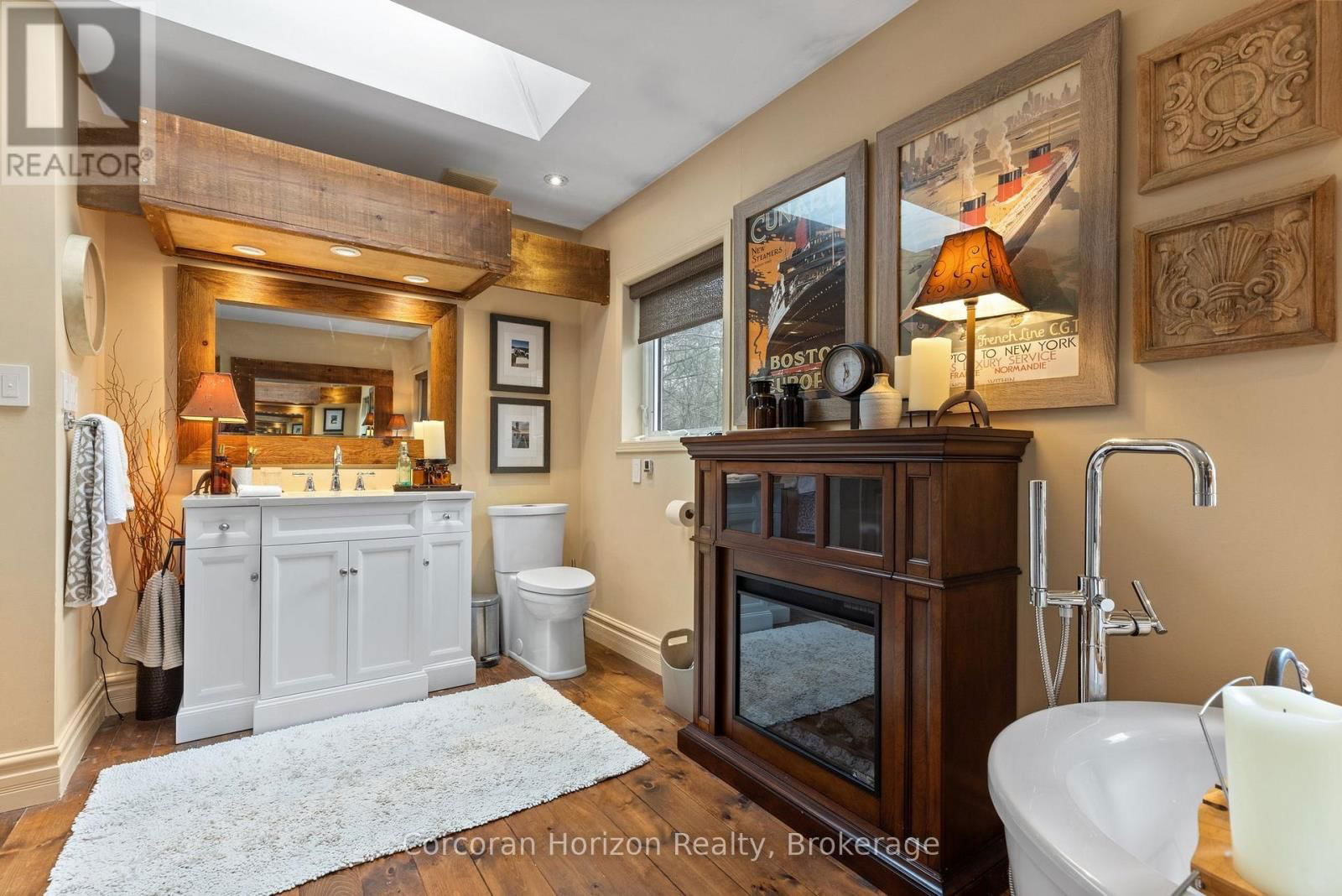 2517 HONEY HARBOUR ROAD Image 24