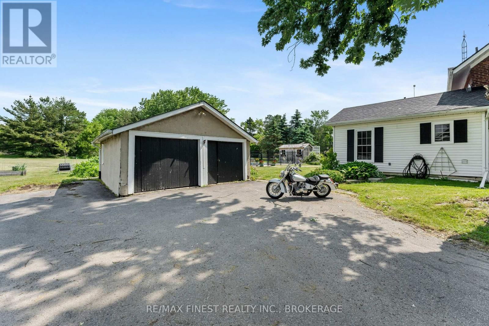 7407 COUNTY ROAD 2 Image 33