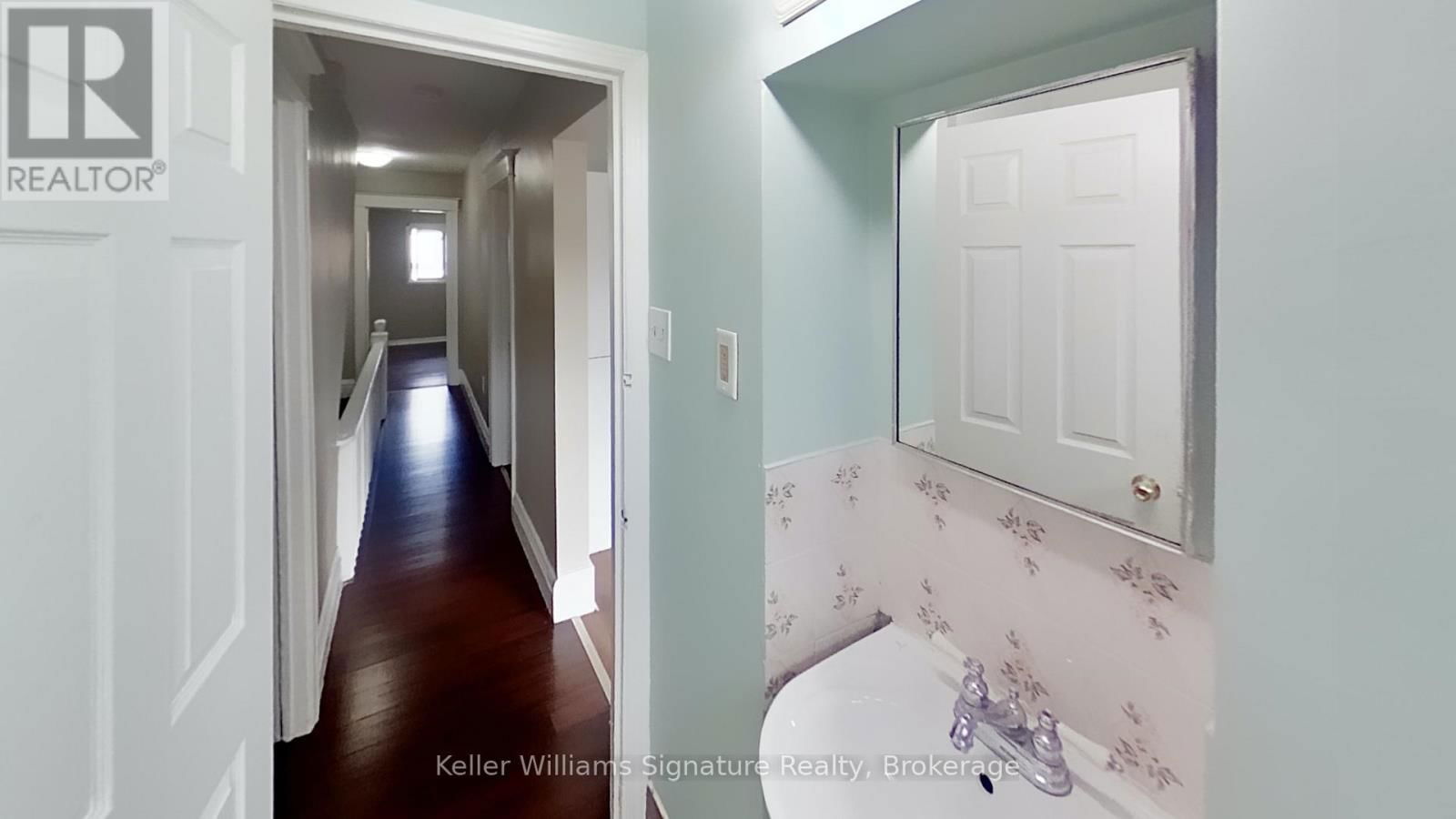 2 - 104 ROSSLYN AVENUE NORTH Image 15