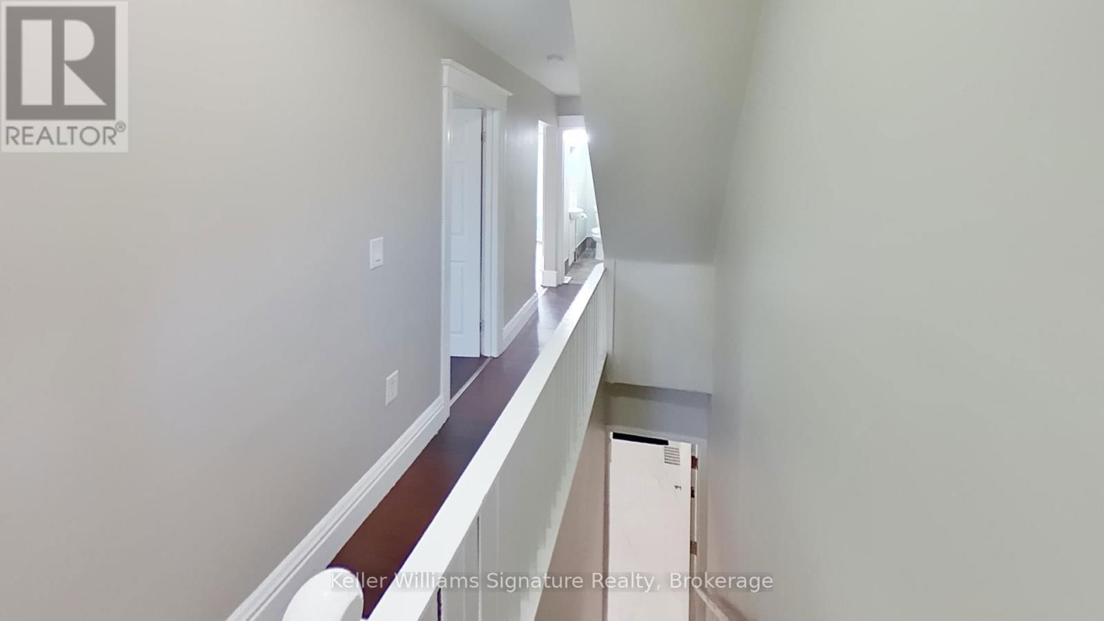 2 - 104 ROSSLYN AVENUE NORTH Image 4