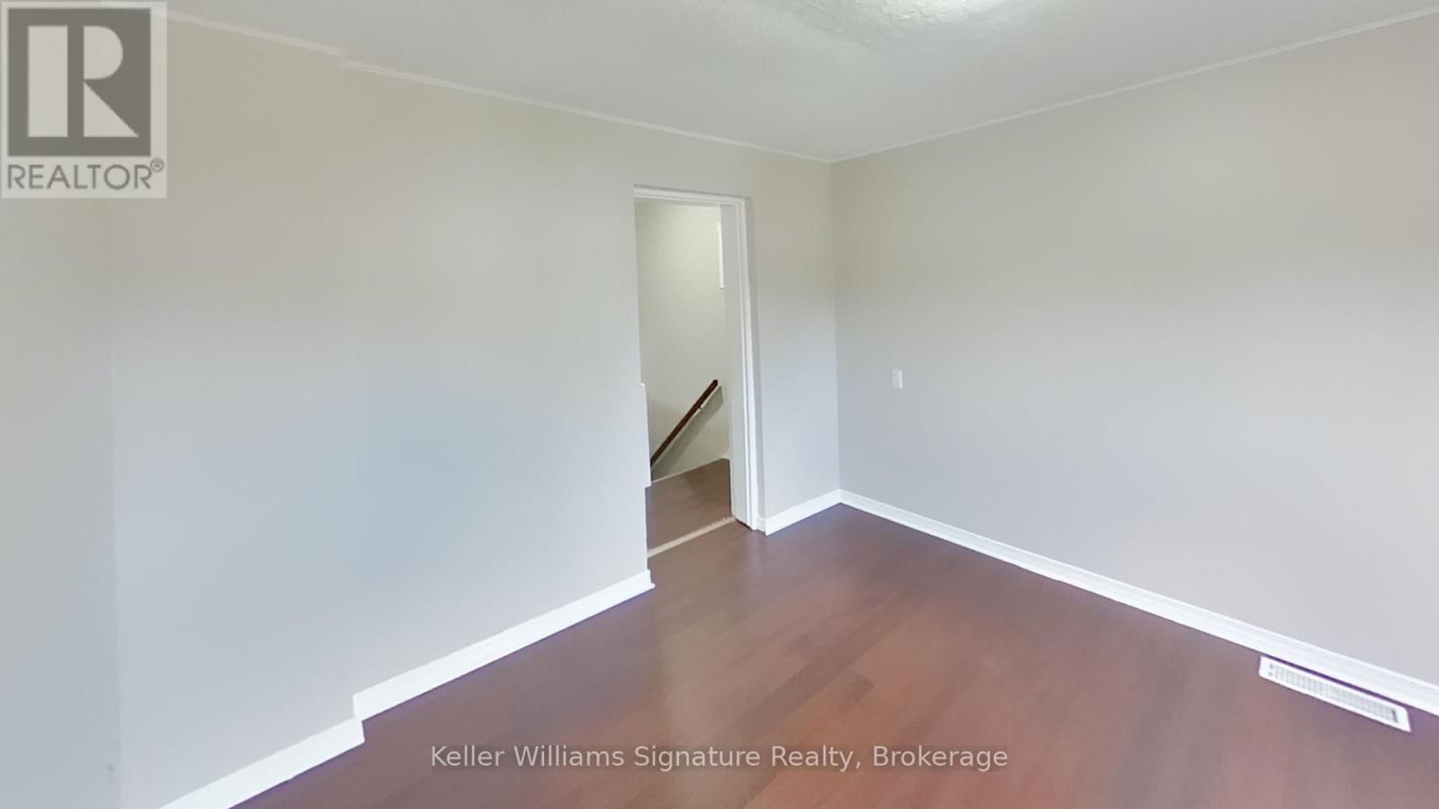 2 - 104 ROSSLYN AVENUE NORTH Image 5