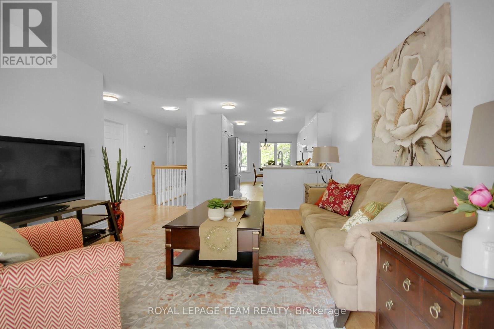 9 WEAVER CRESCENT Image 12