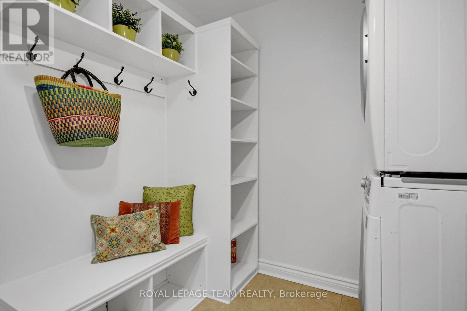 9 WEAVER CRESCENT Image 16