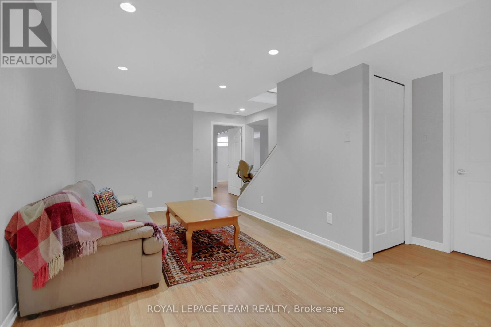 9 WEAVER CRESCENT Image 20