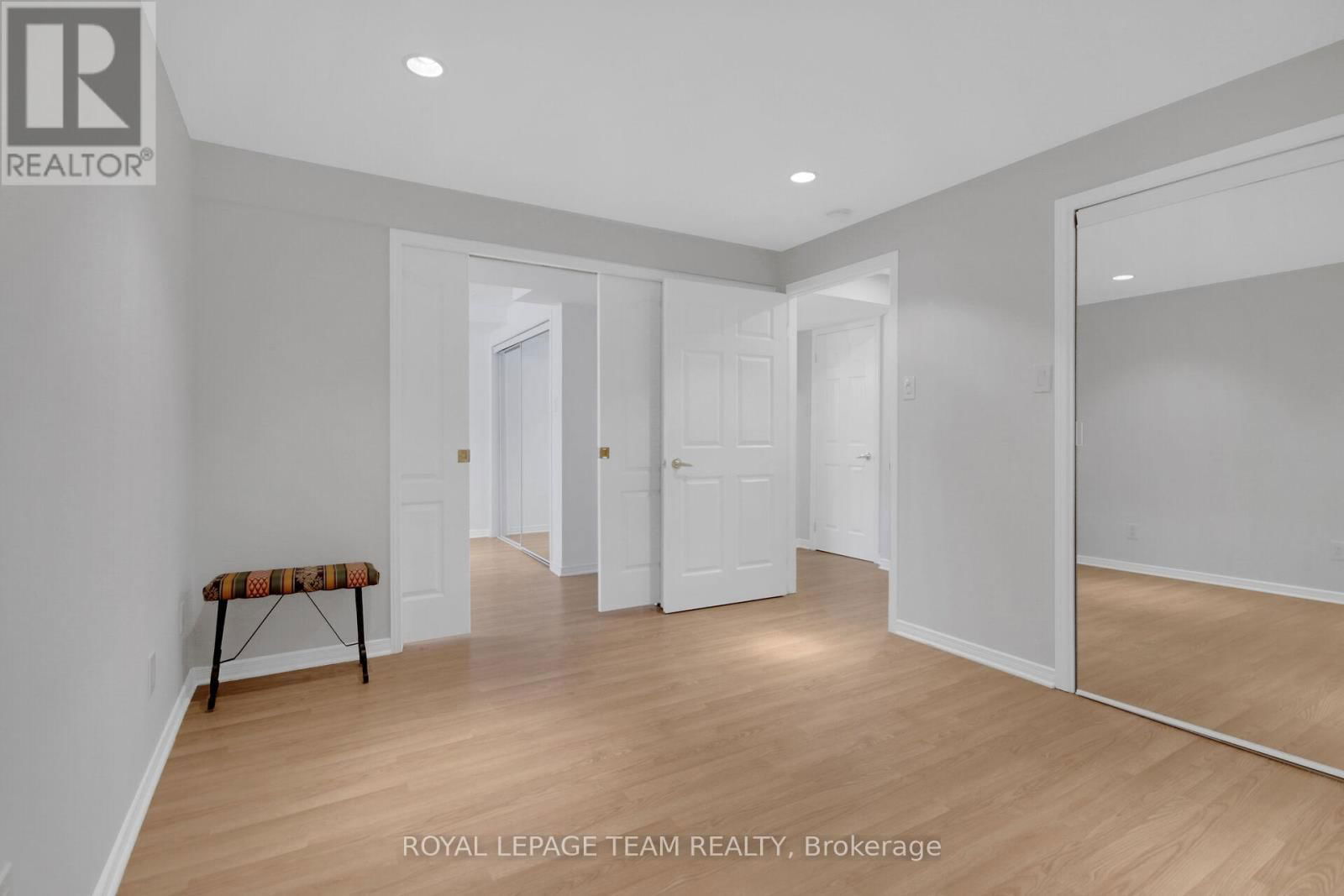 9 WEAVER CRESCENT Image 24