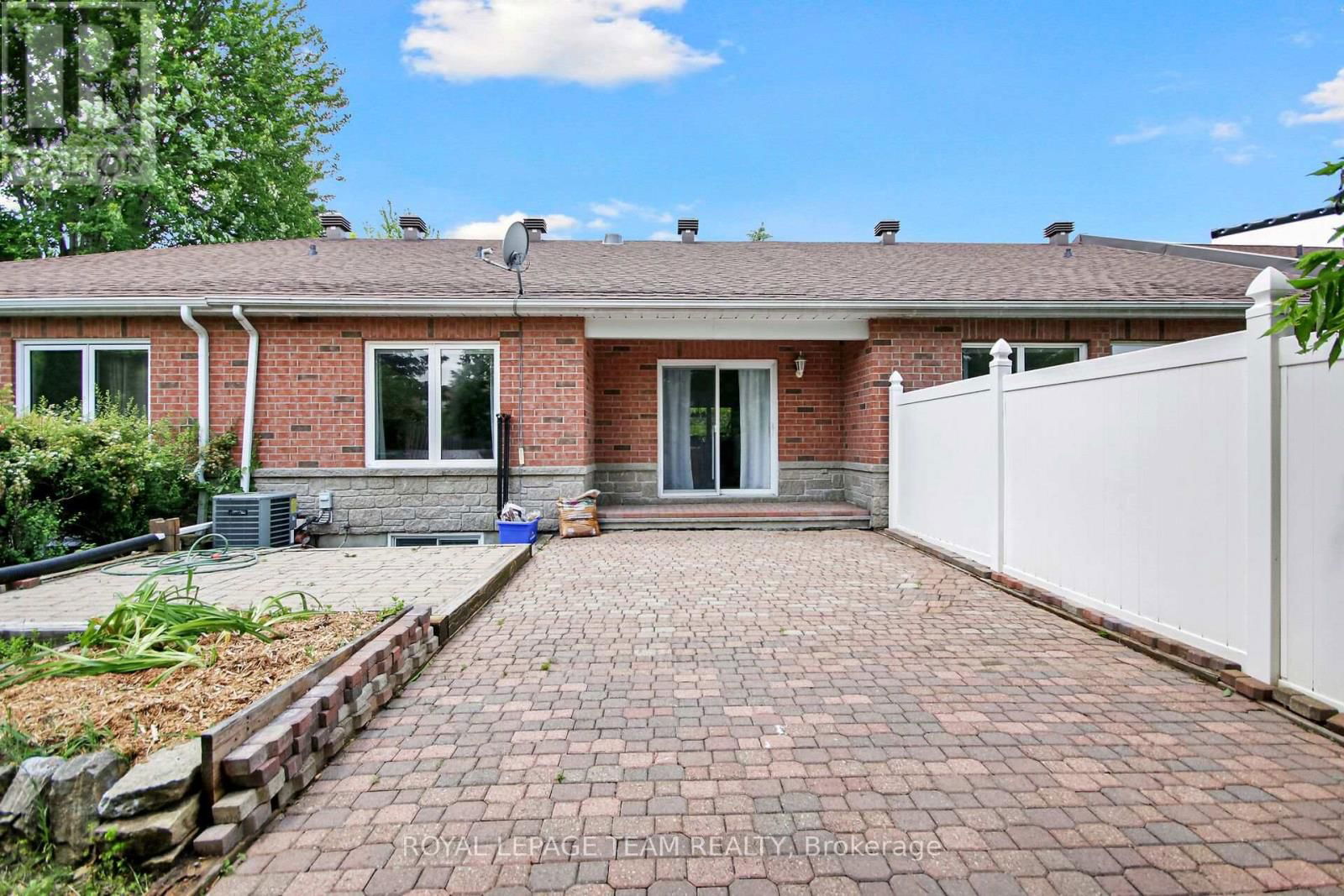 9 WEAVER CRESCENT Image 26