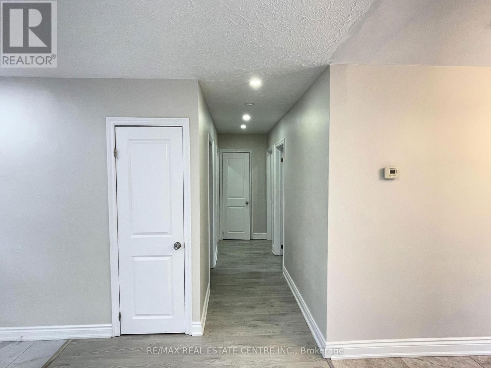 5866 VALLEY WAY Image 11