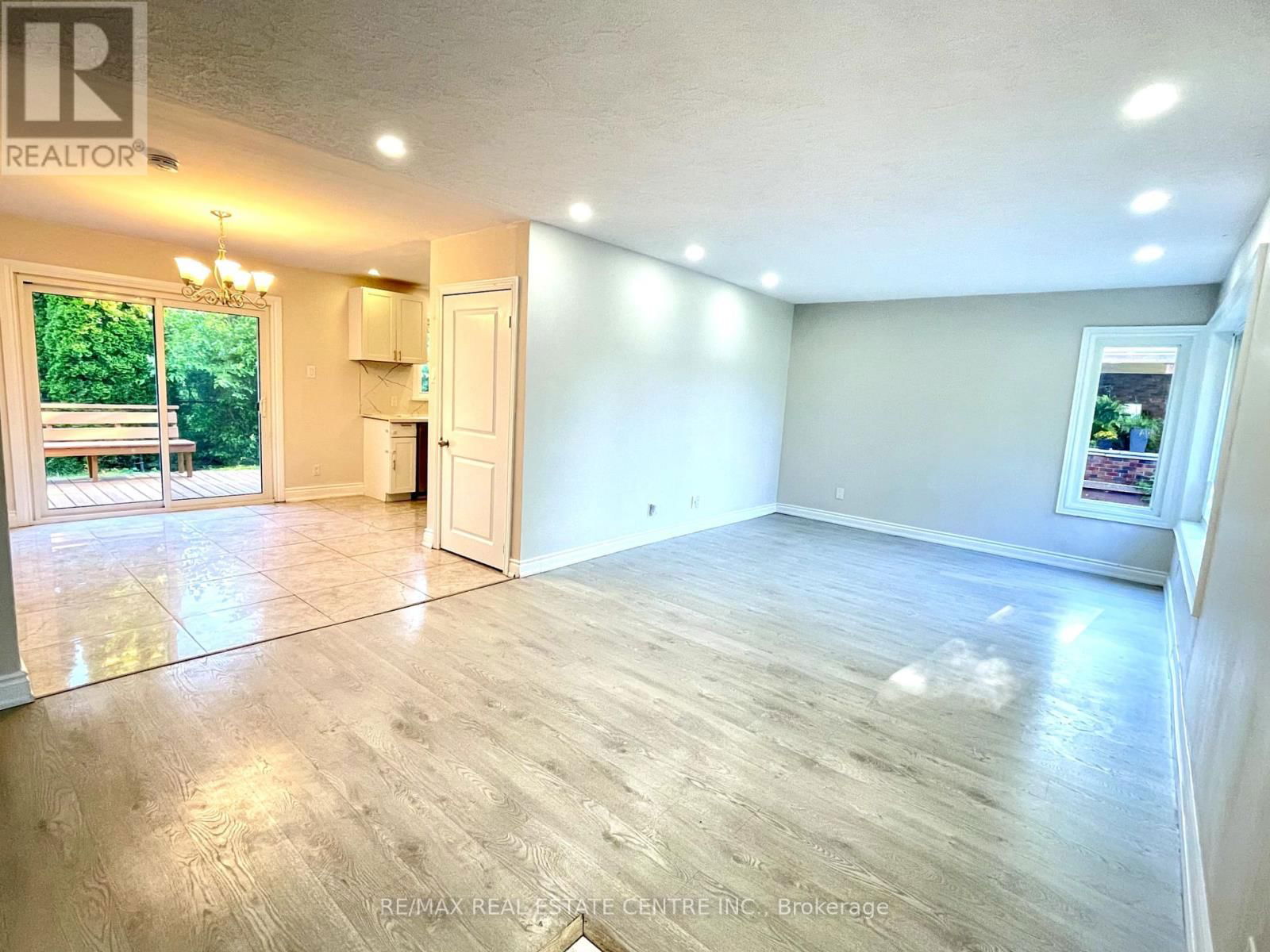 5866 VALLEY WAY Image 4