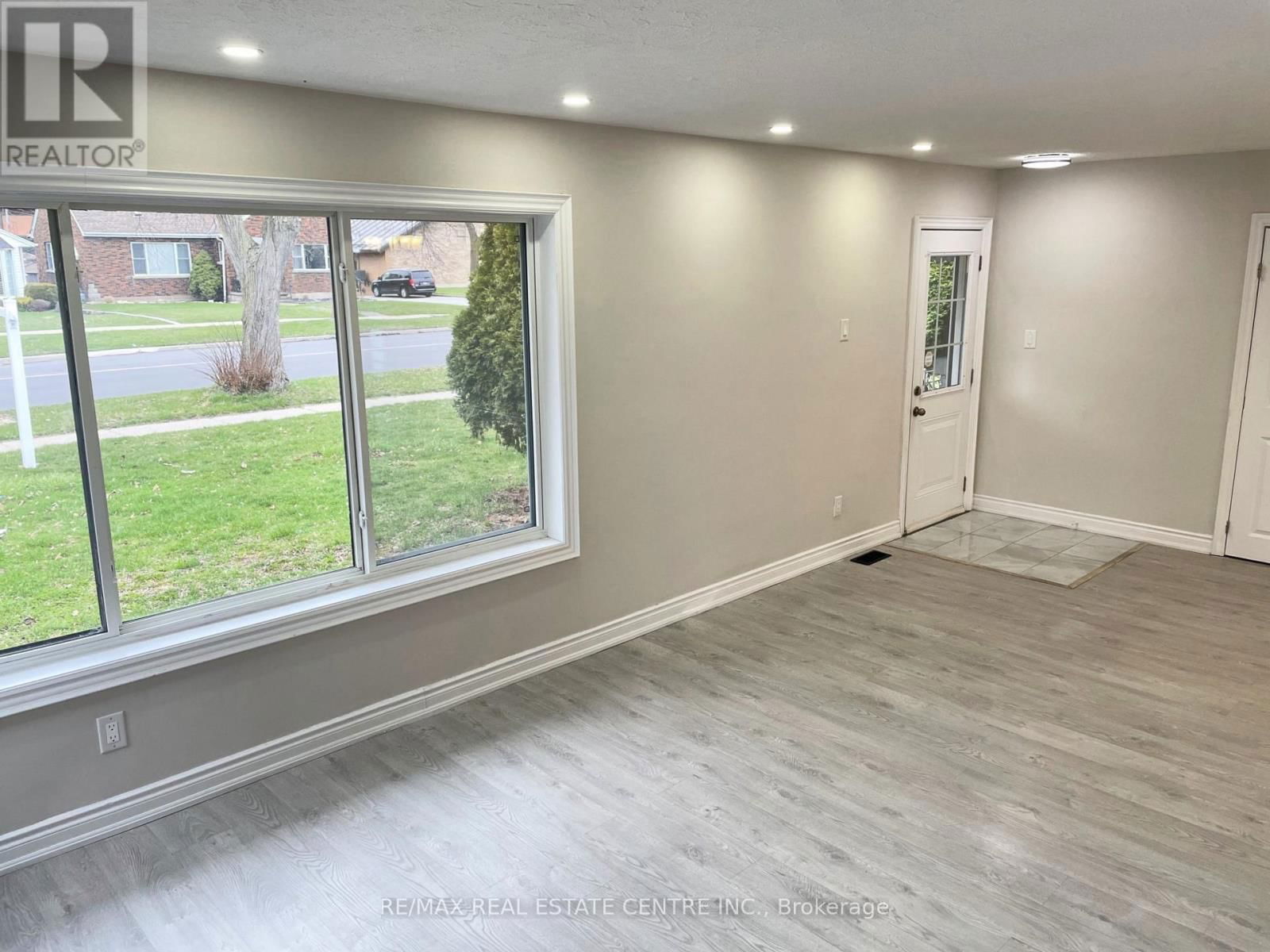 5866 VALLEY WAY Image 7