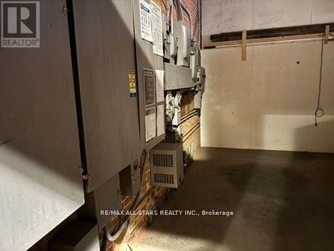 101 ENTRANCE DRIVE Image 14