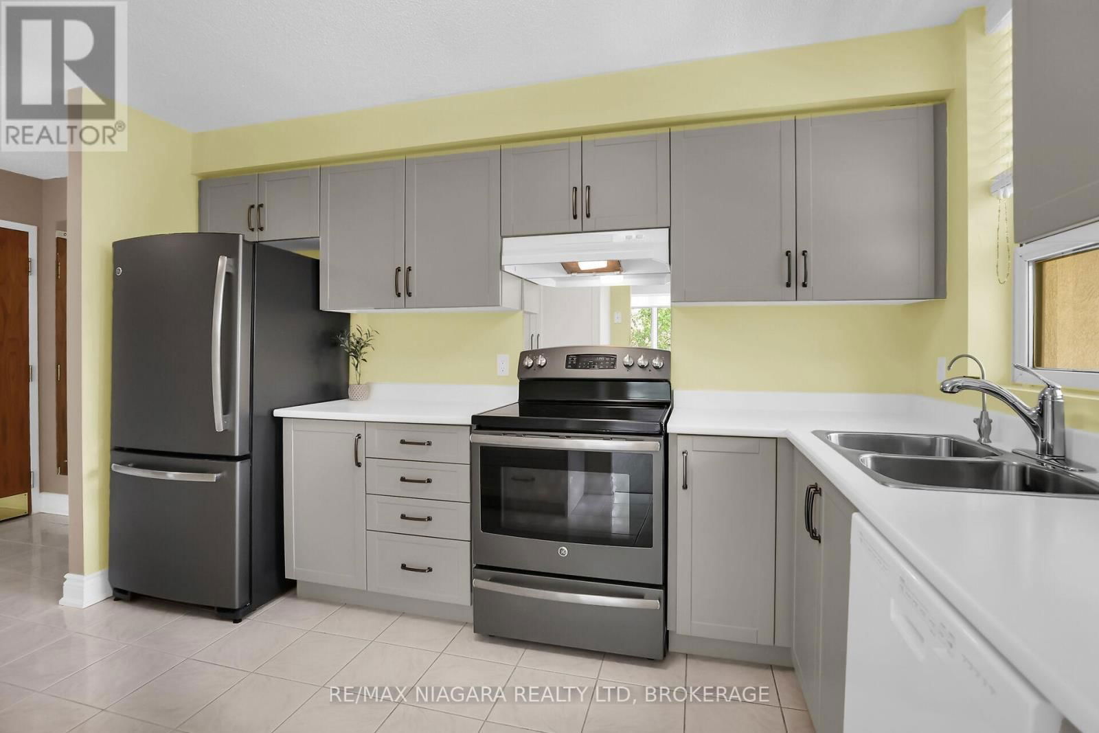 304 - 81 SCOTT STREET Image 4