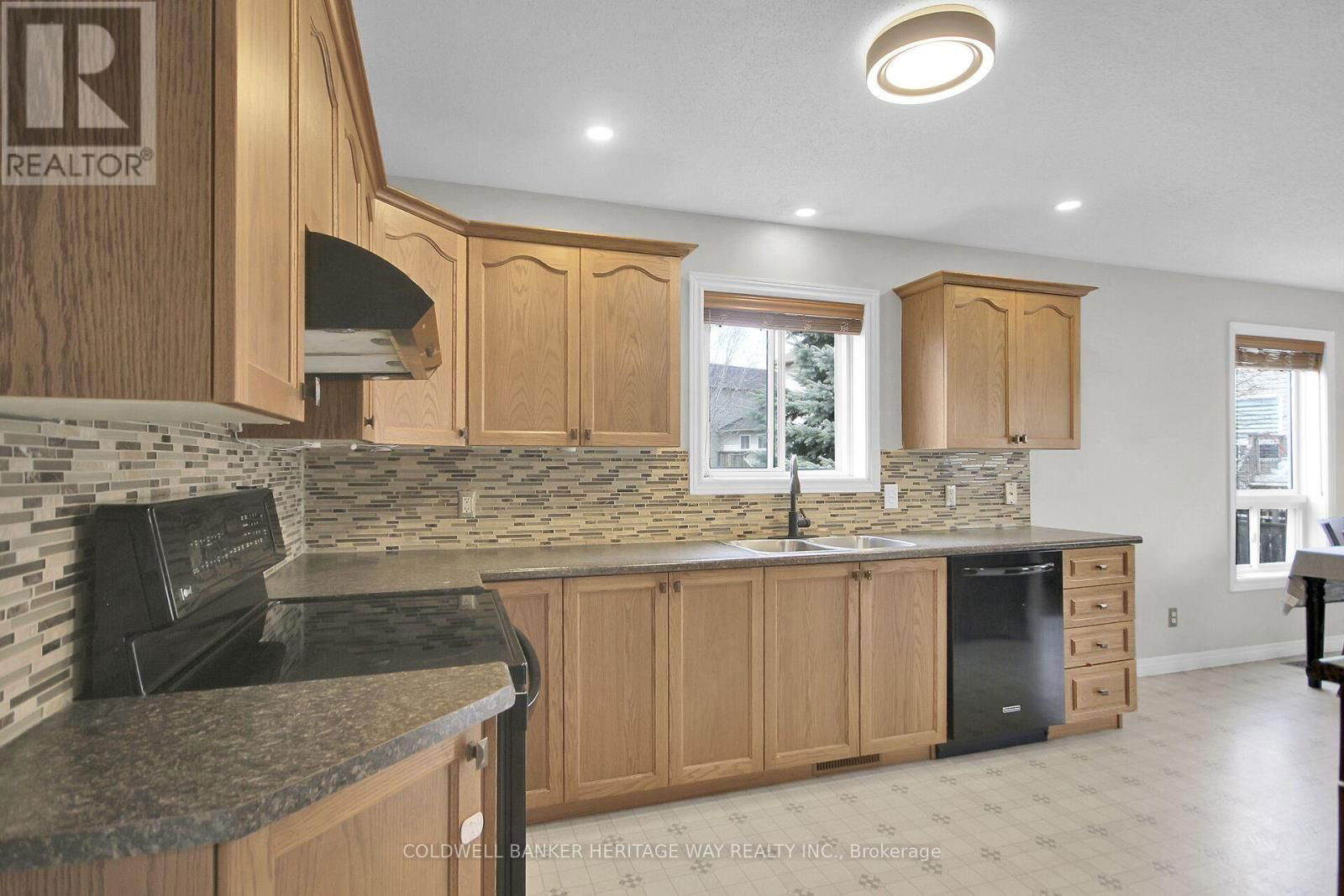 523 JOSEPH STREET Image 10