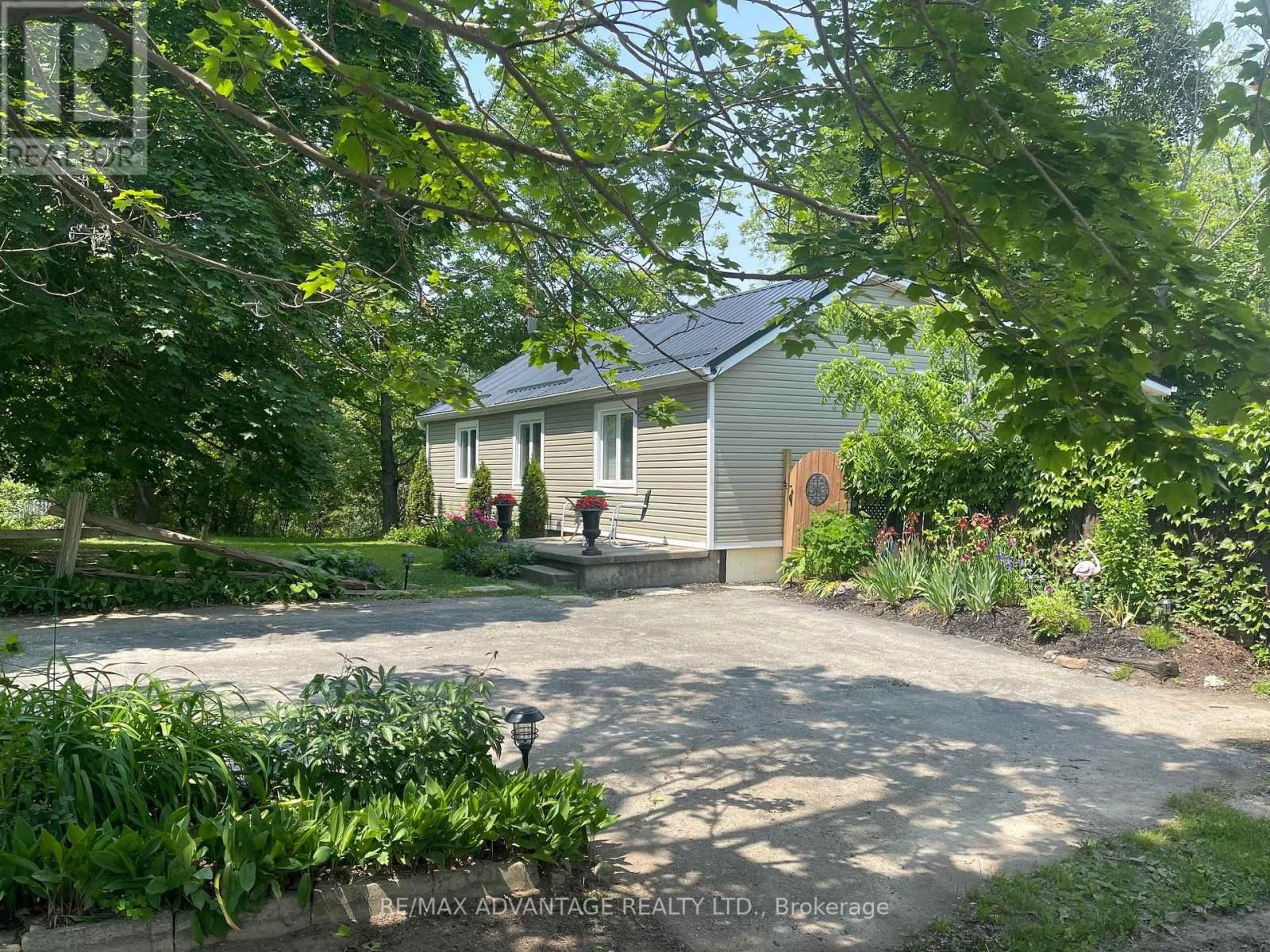 248 BORDEN AVENUE Image 1