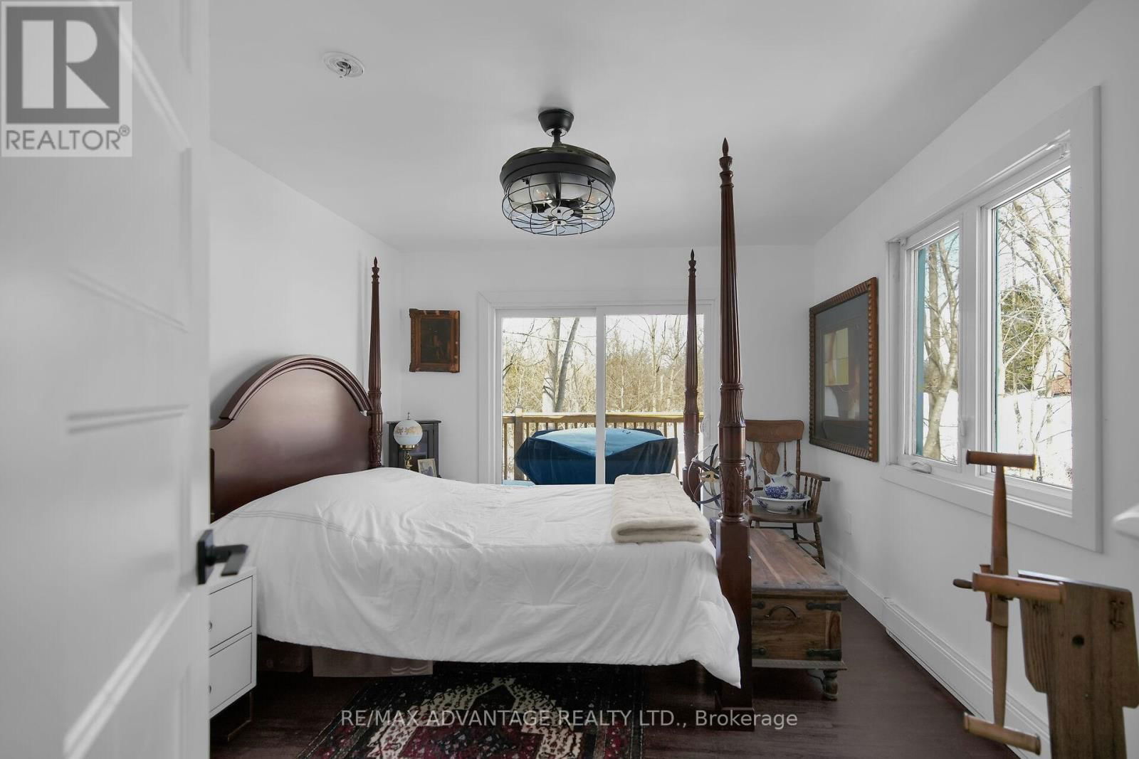 248 BORDEN AVENUE Image 21