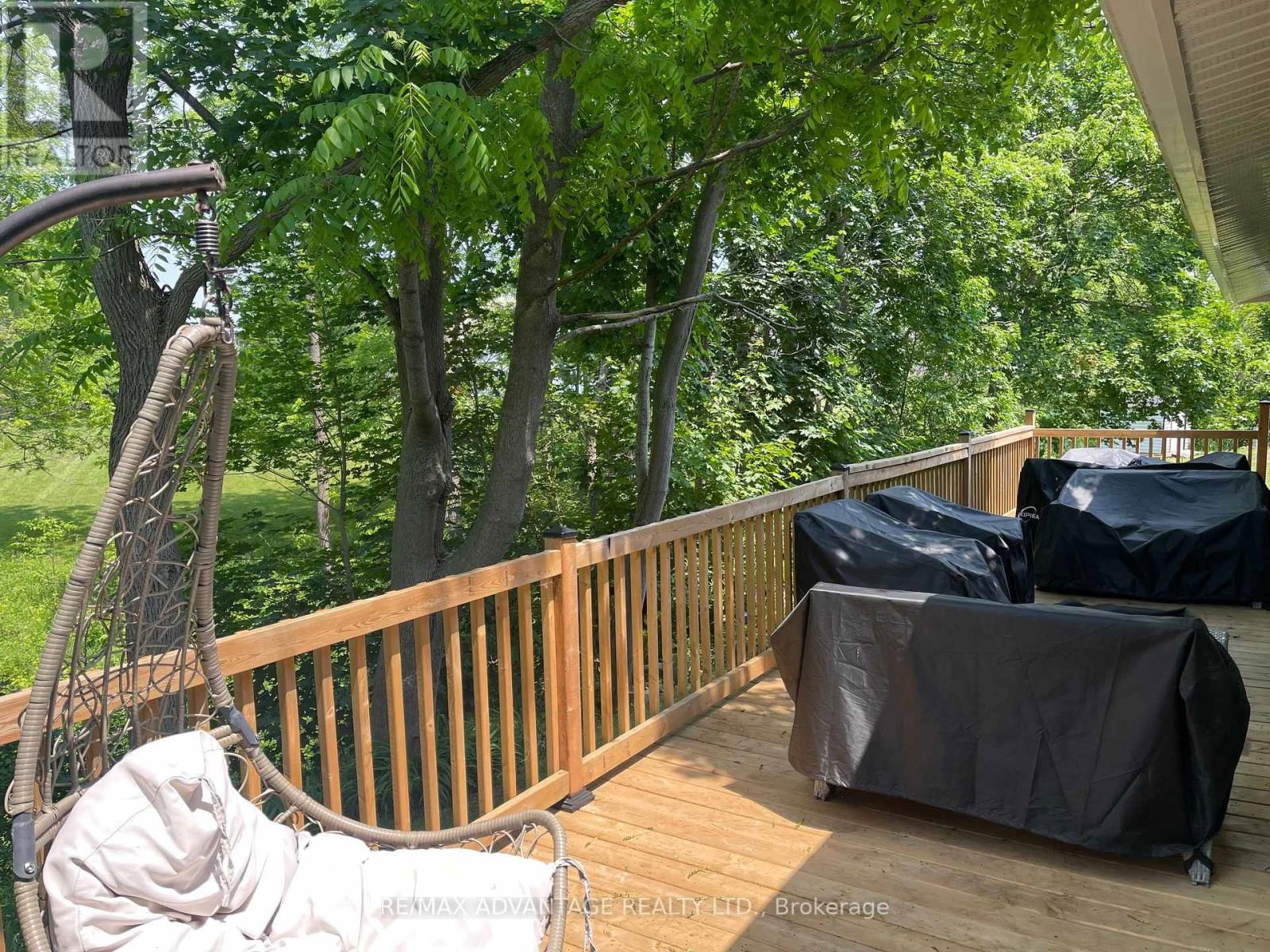 248 BORDEN AVENUE Image 27