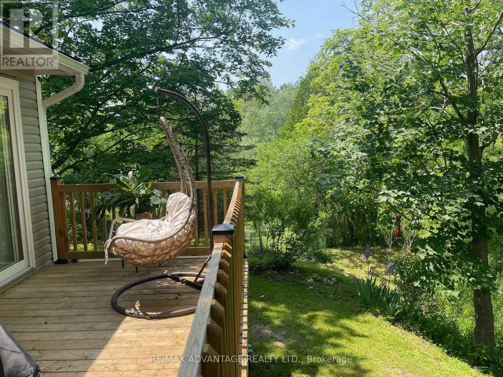 248 BORDEN AVENUE Image 3