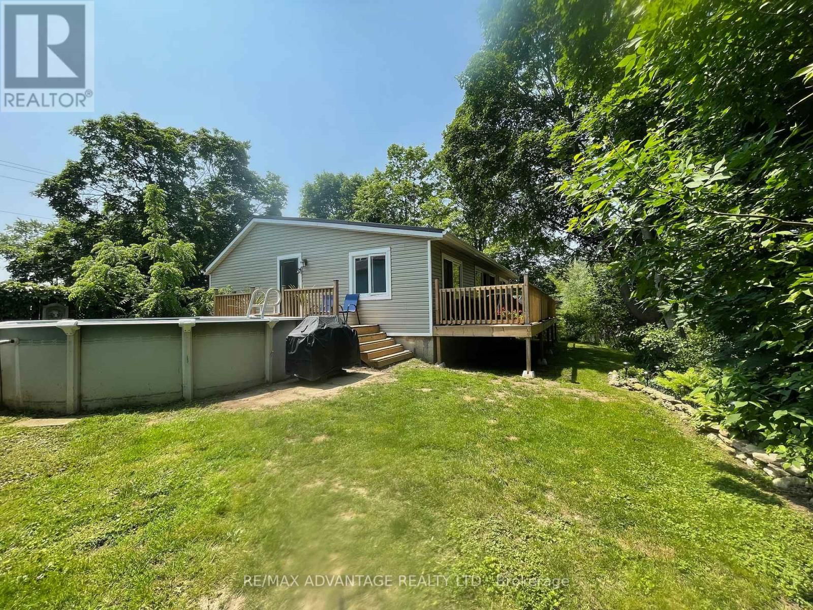 248 BORDEN AVENUE Image 30