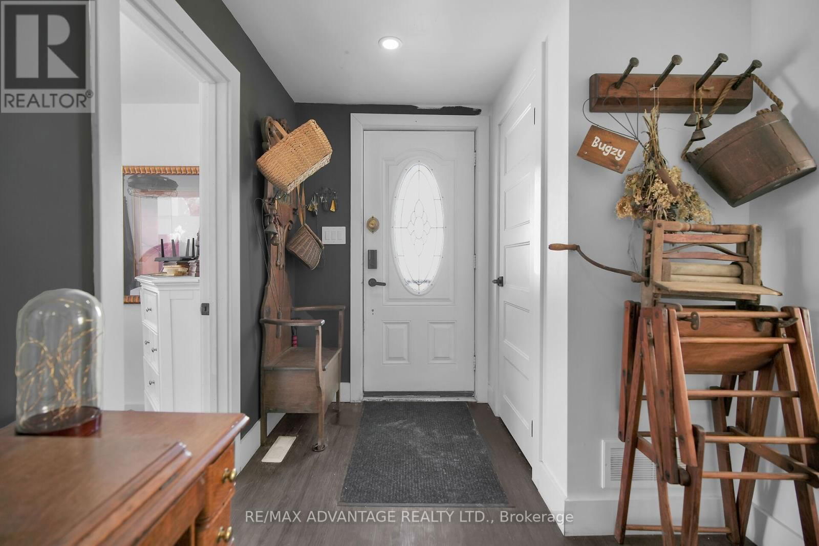 248 BORDEN AVENUE Image 5
