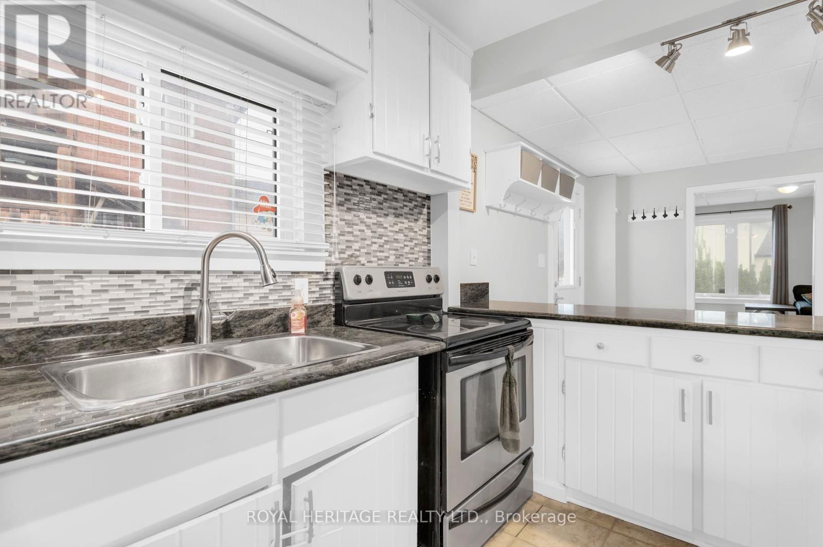 108 EVERETT STREET Image 13
